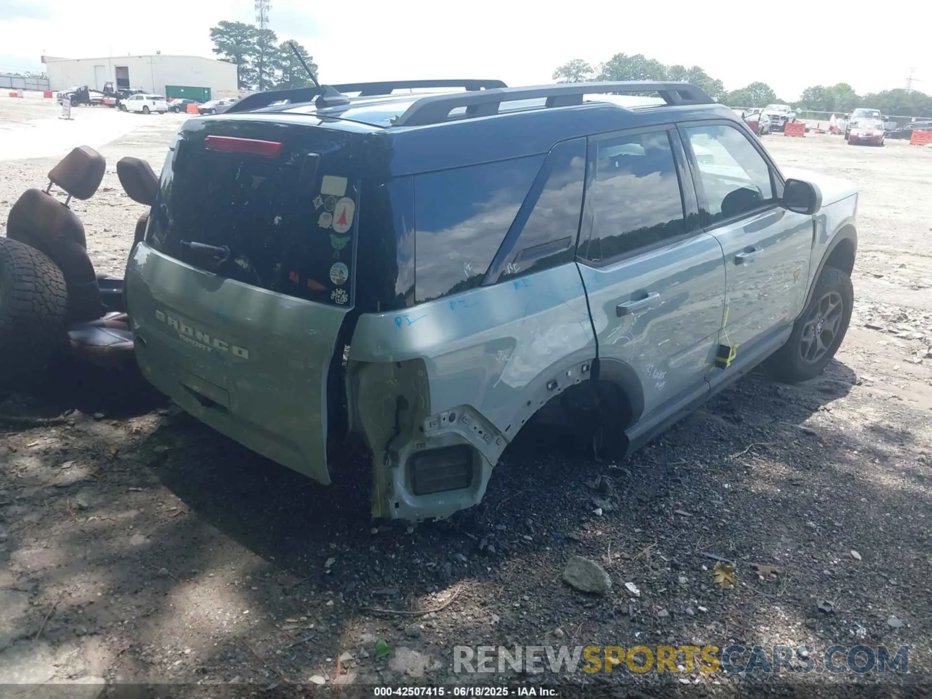 4 Photograph of a damaged car 3FMCR9D94MRA55505 FORD BRONCO SPORT 2021
