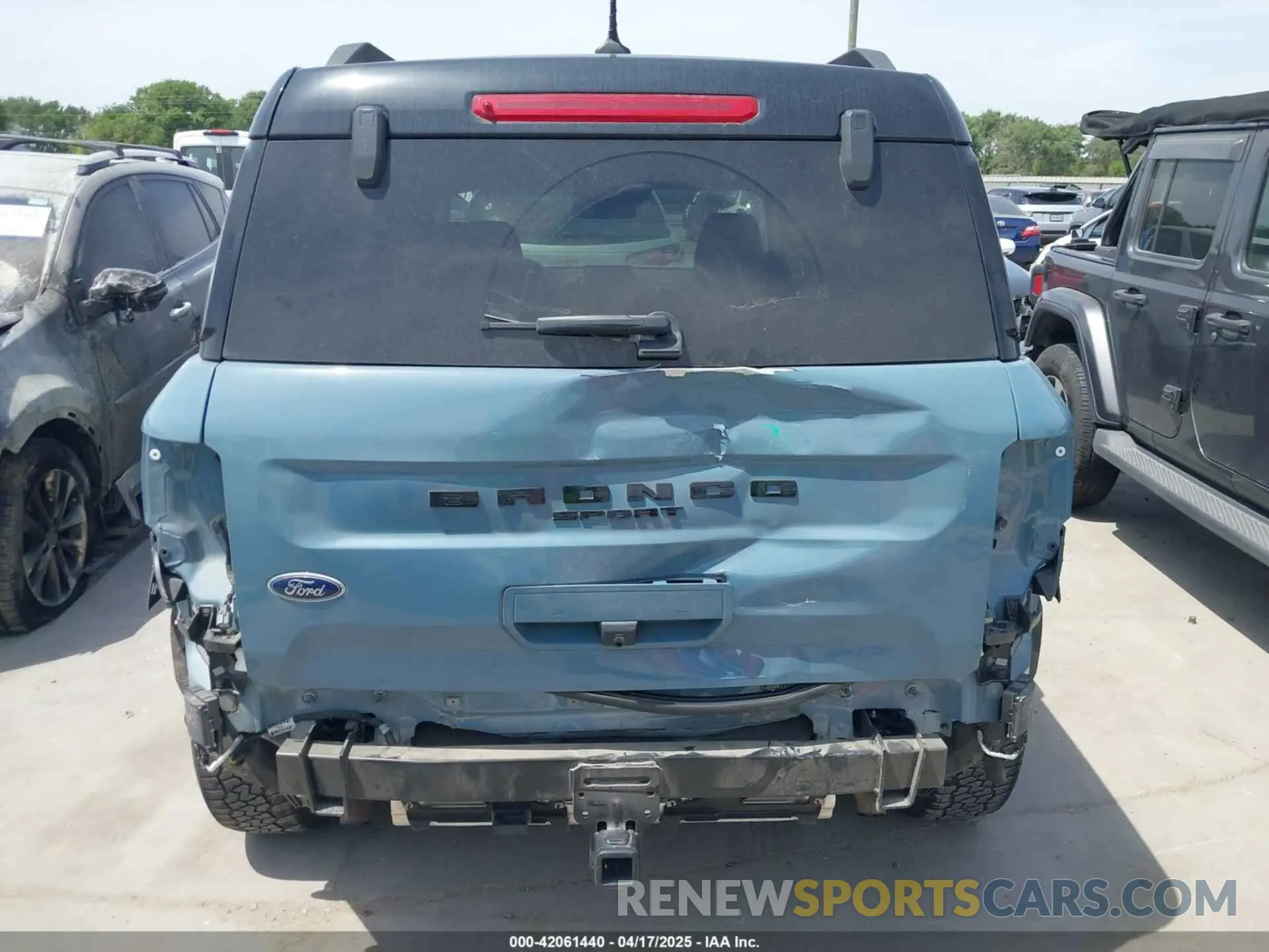 17 Photograph of a damaged car 3FMCR9F9XMRA12994 FORD BRONCO SPORT 2021