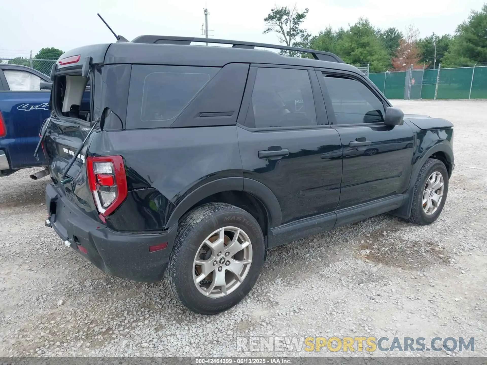 4 Photograph of a damaged car 3FMCR9A62NRD23785 FORD BRONCO SPORT 2022