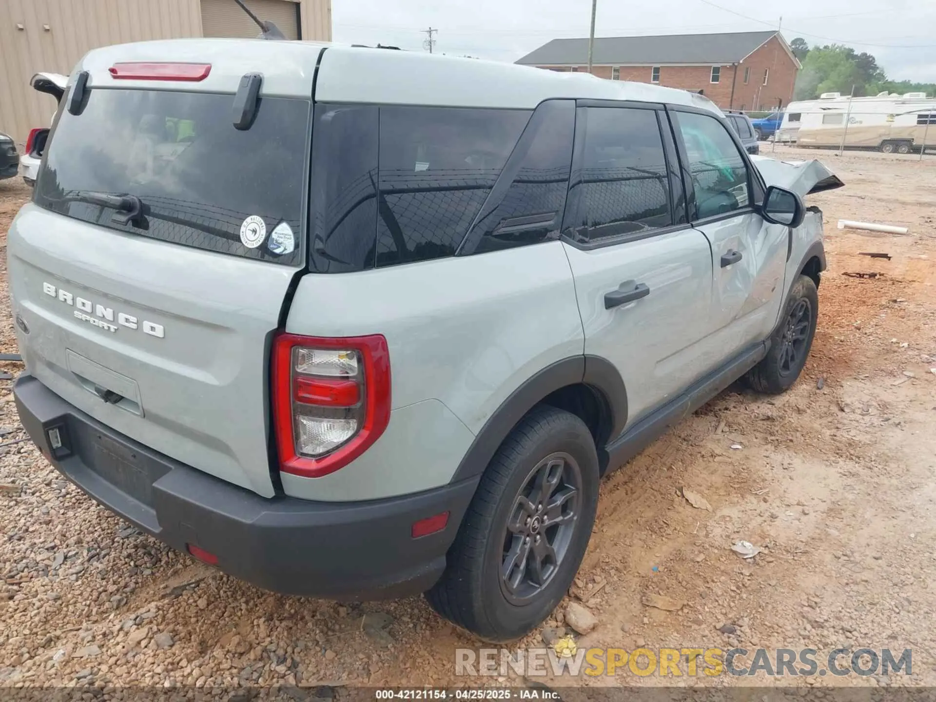 4 Photograph of a damaged car 3FMCR9B64NRE34904 FORD BRONCO SPORT 2022