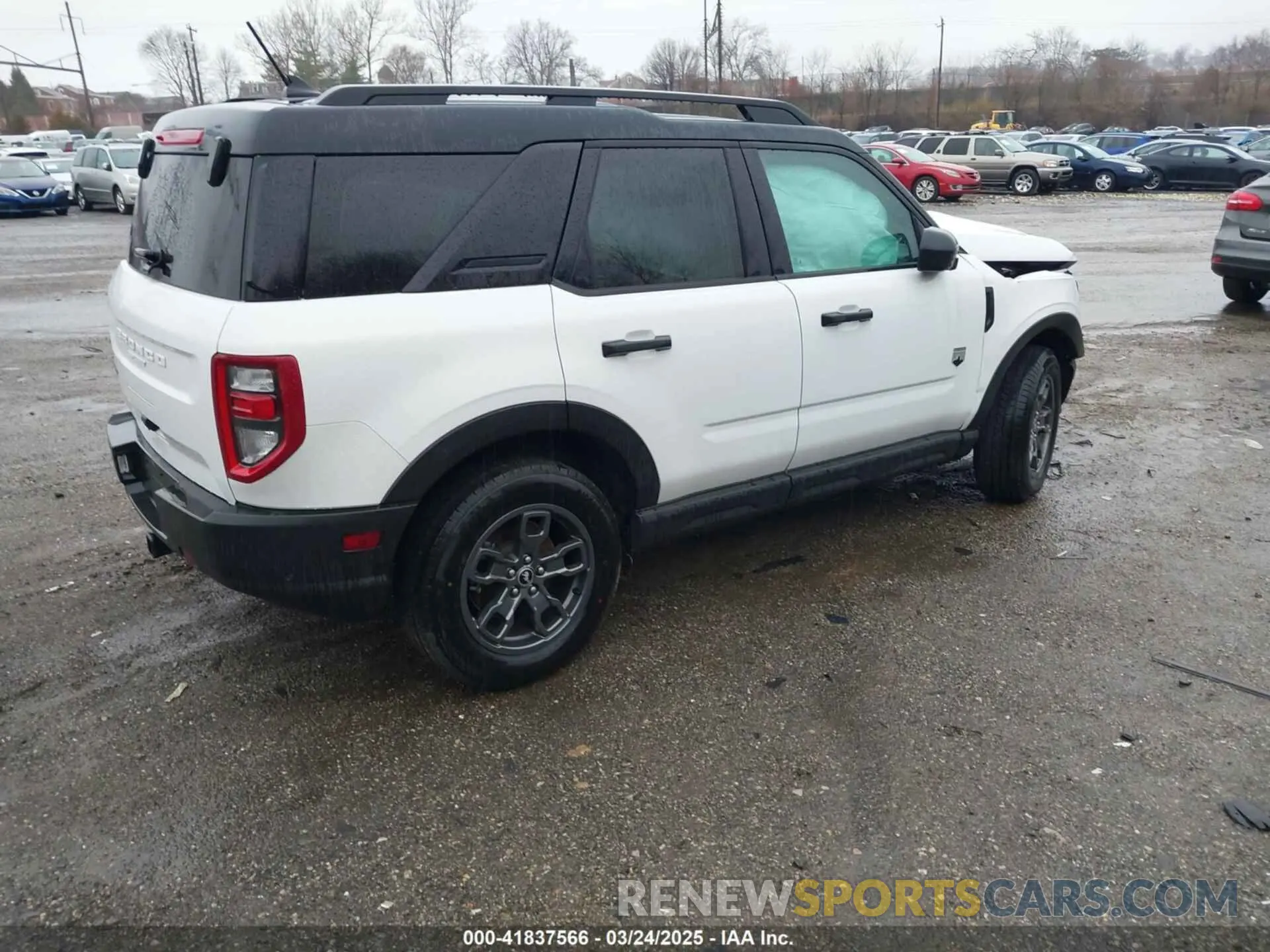 4 Photograph of a damaged car 3FMCR9B66NRD07748 FORD BRONCO SPORT 2022