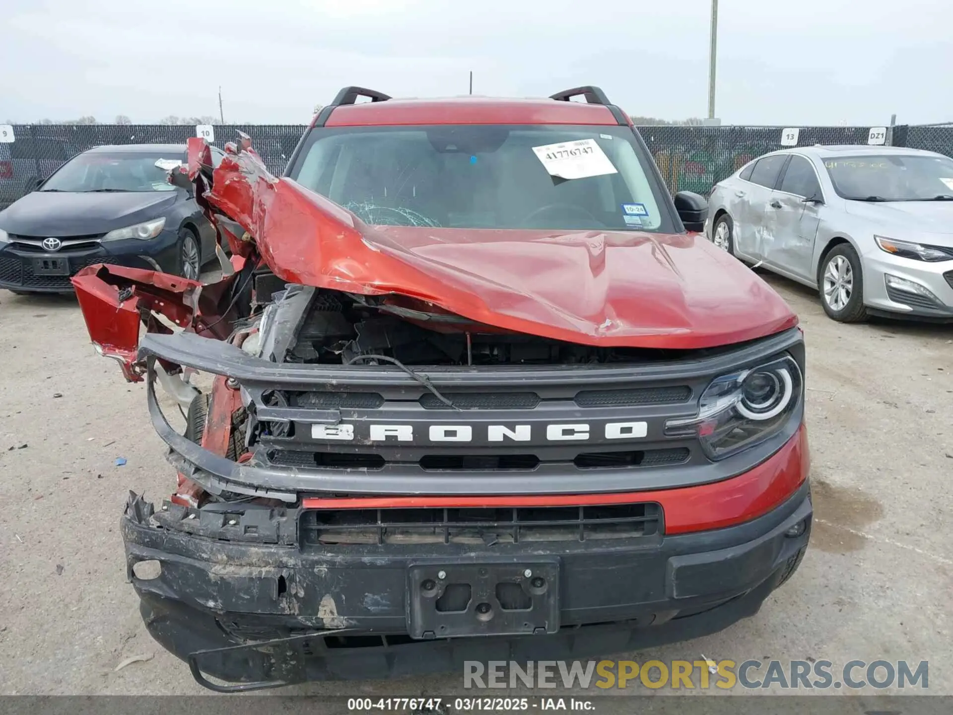 12 Photograph of a damaged car 3FMCR9B67NRE16574 FORD BRONCO SPORT 2022