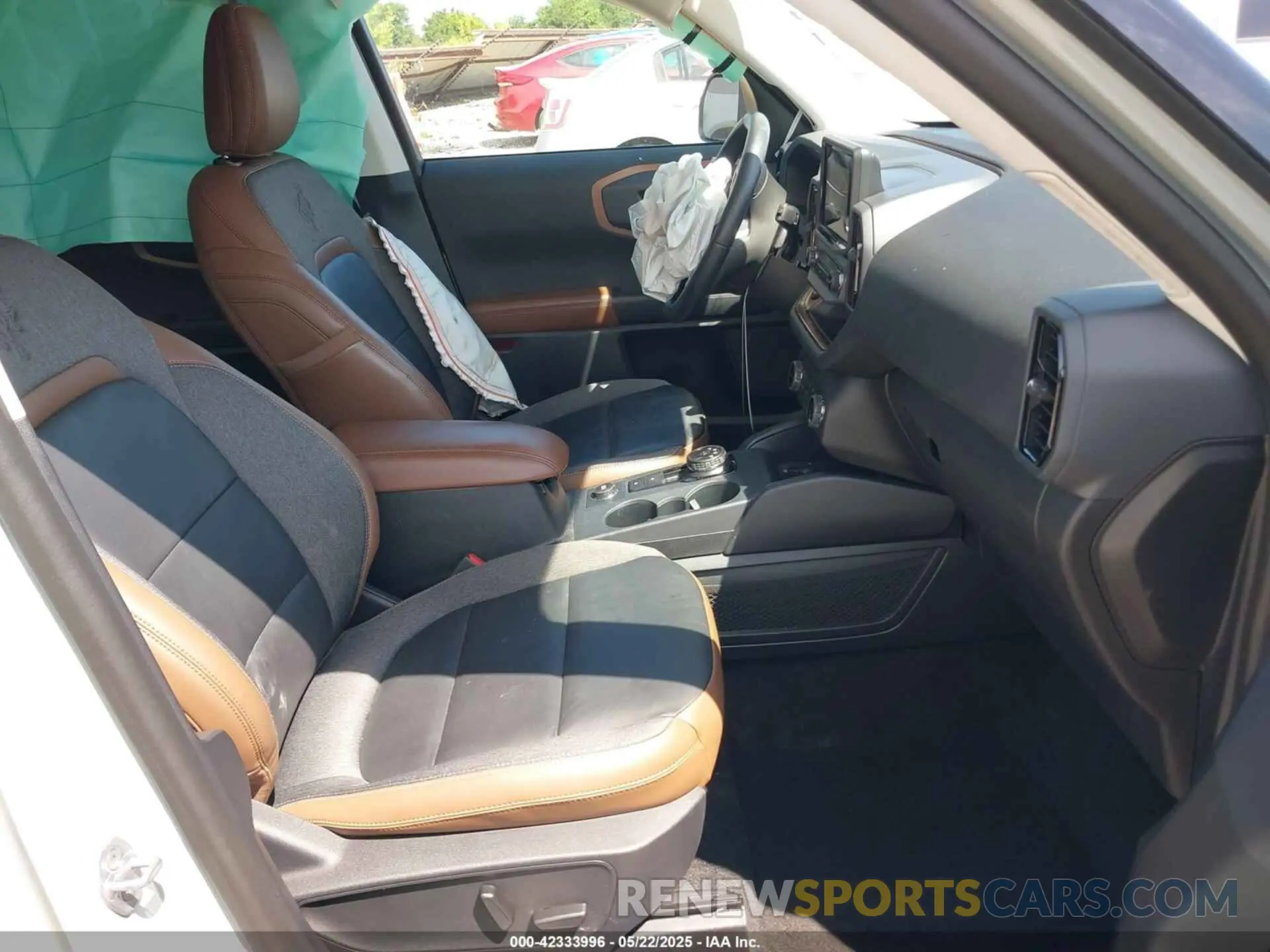 5 Photograph of a damaged car 3FMCR9C61NRD43751 FORD BRONCO SPORT 2022