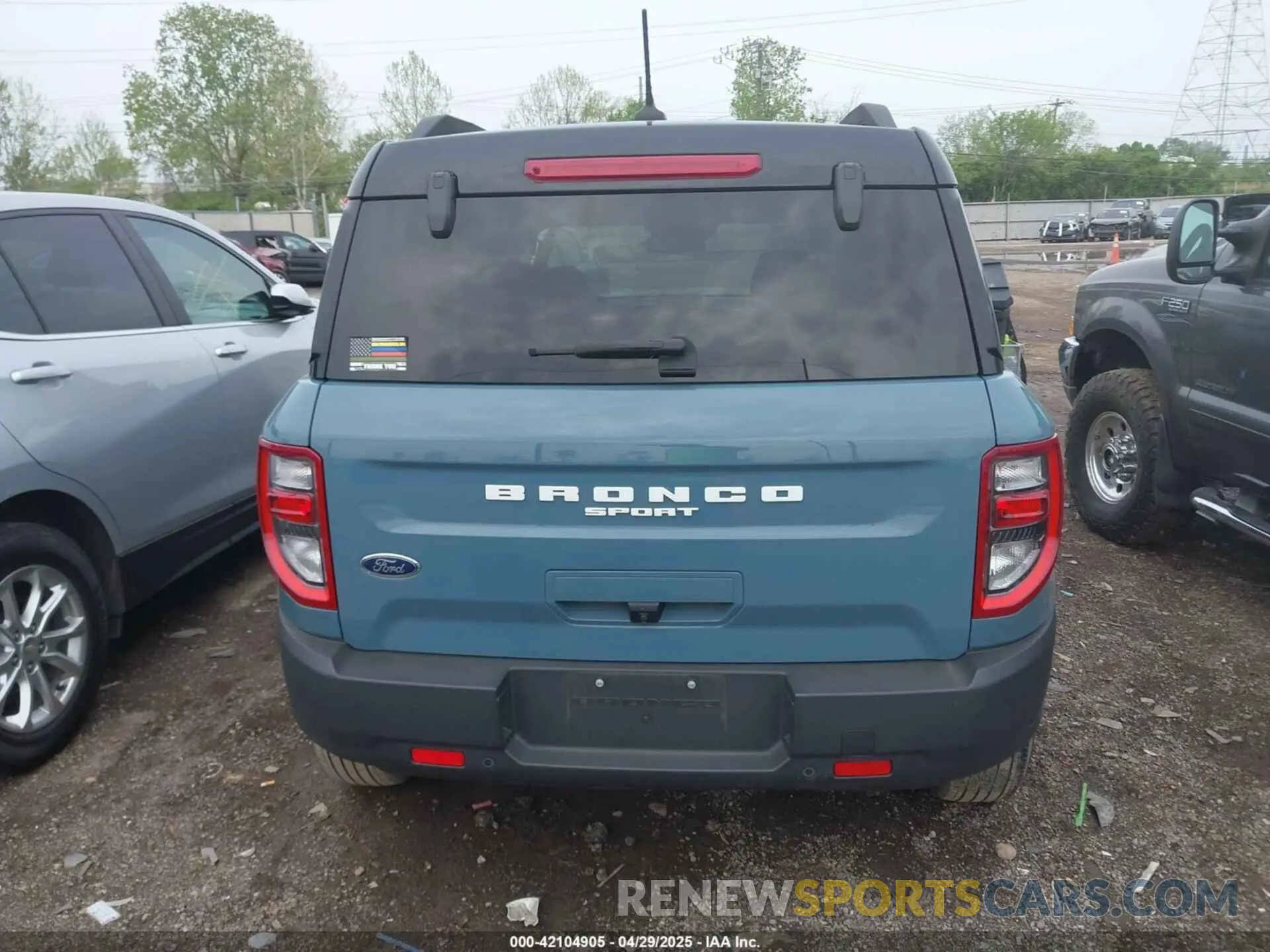 17 Photograph of a damaged car 3FMCR9C68NRD47702 FORD BRONCO SPORT 2022