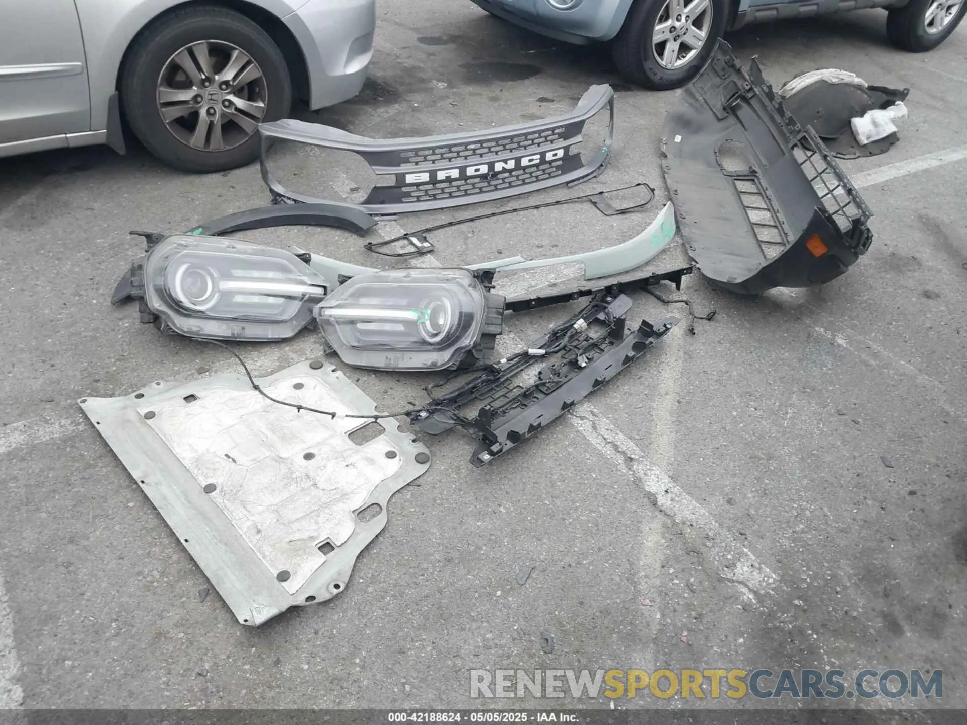 12 Photograph of a damaged car 3FMCR9D90NRD59108 FORD BRONCO SPORT 2022