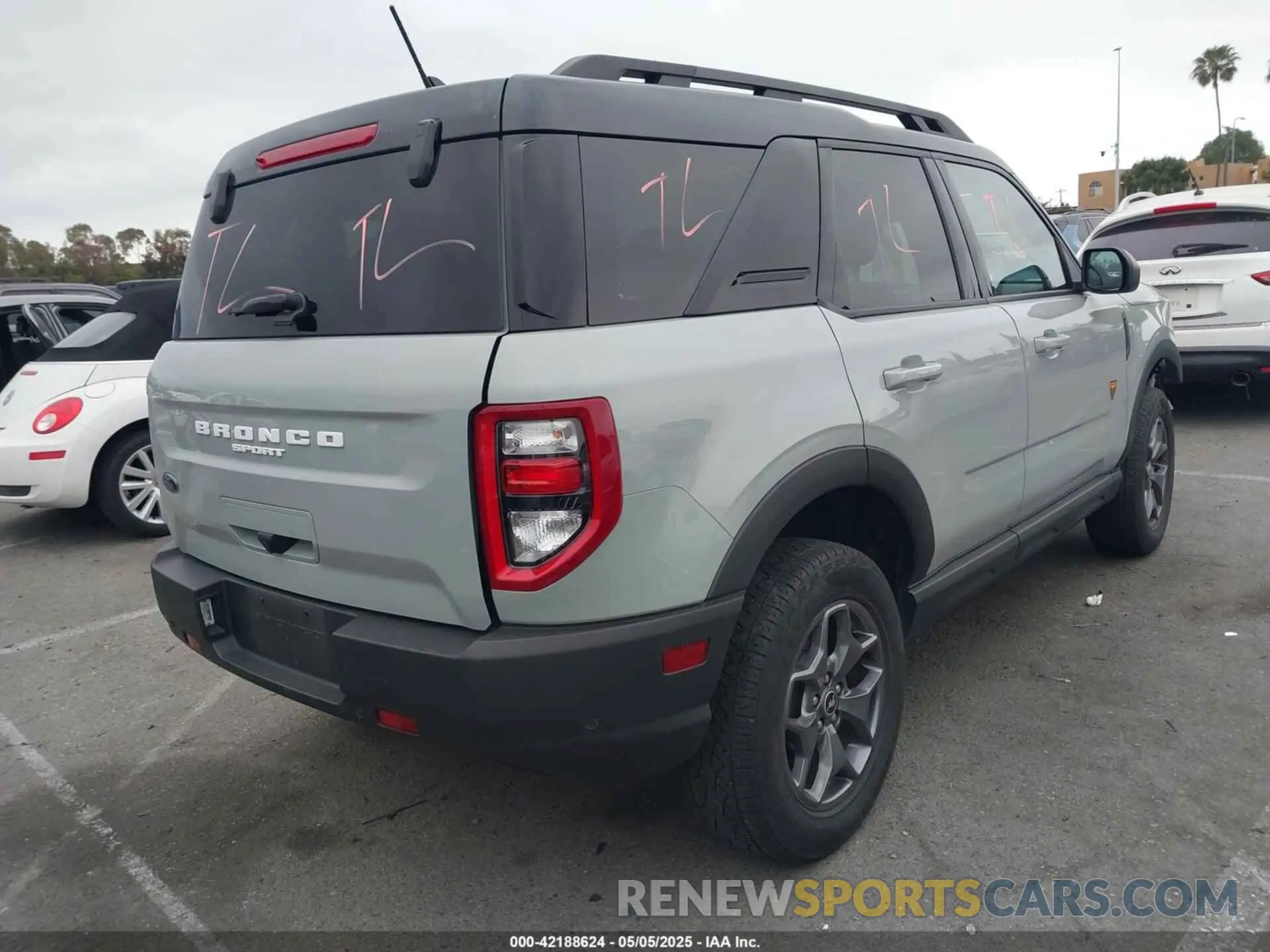 4 Photograph of a damaged car 3FMCR9D90NRD59108 FORD BRONCO SPORT 2022