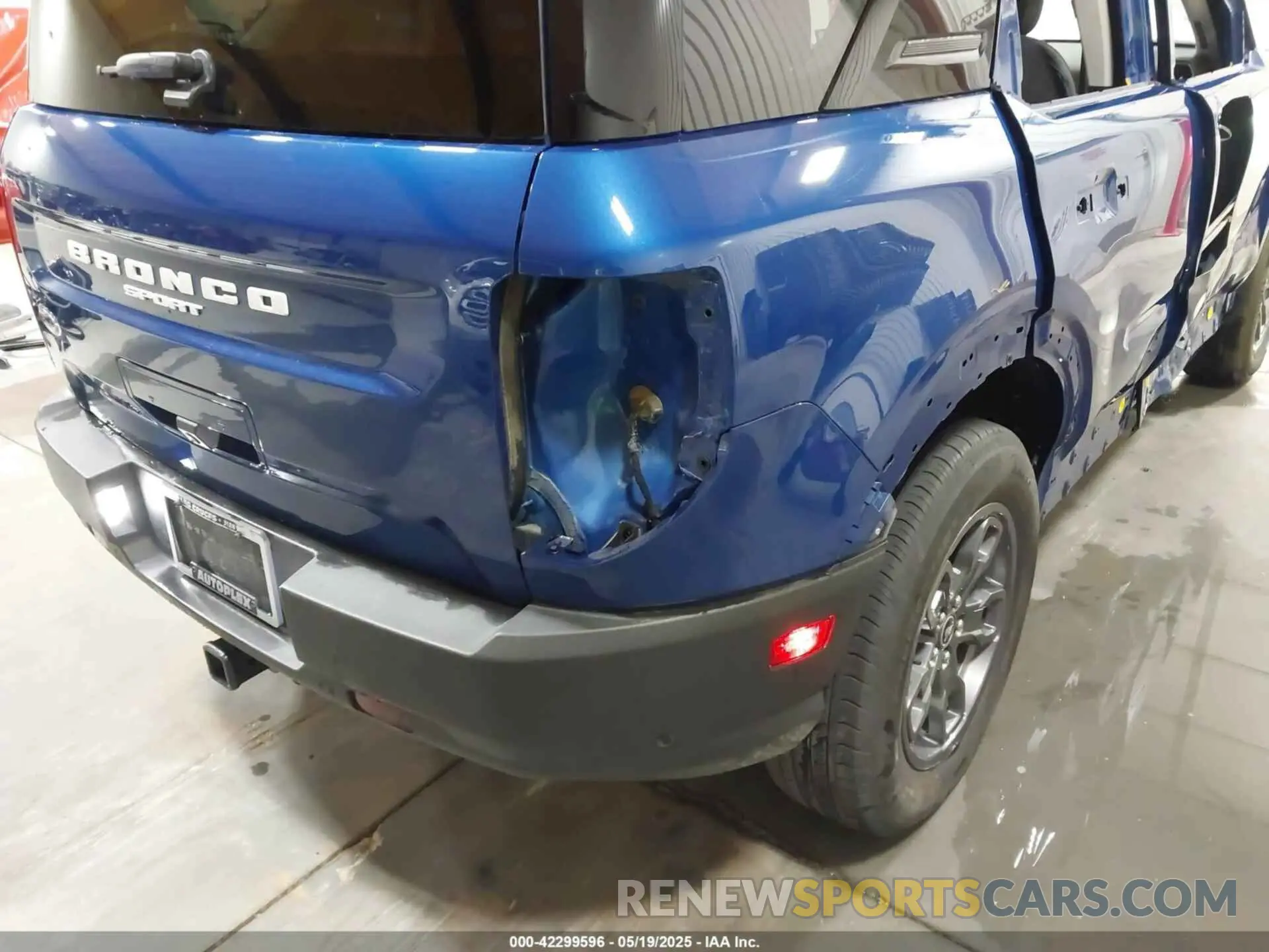 18 Photograph of a damaged car 3FMCR9B6XPRD01504 FORD BRONCO SPORT 2023