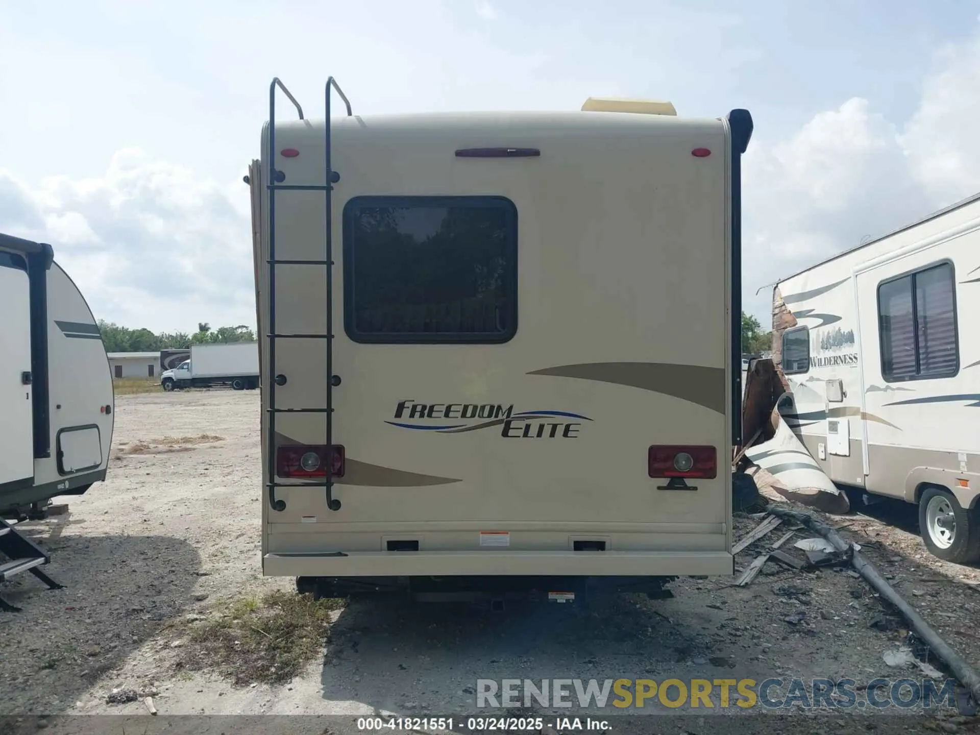 19 Photograph of a damaged car 1FDWE3FS0KDC25208 FORD E-350 CUTAWAY 2019