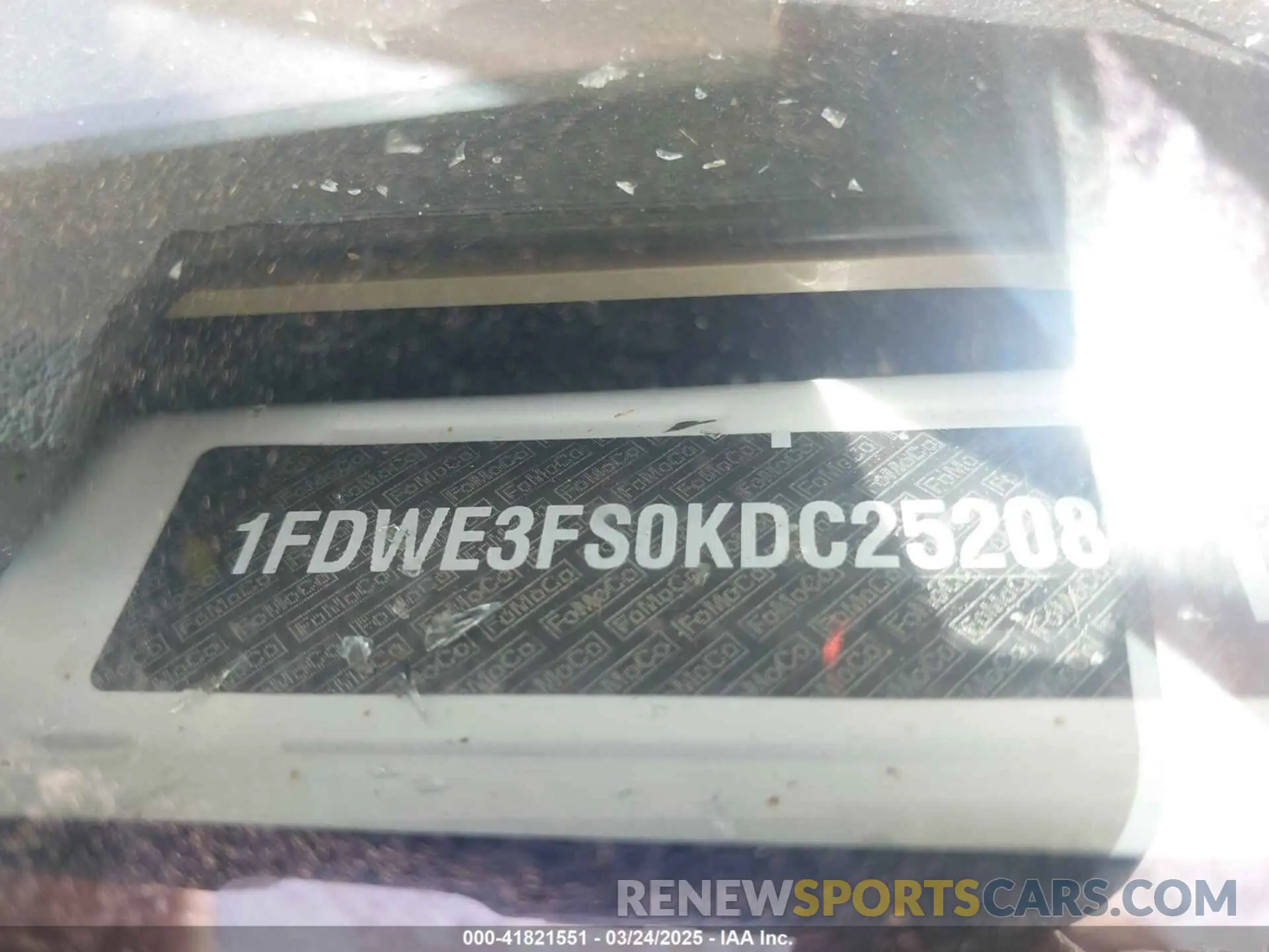 8 Photograph of a damaged car 1FDWE3FS0KDC25208 FORD E-350 CUTAWAY 2019