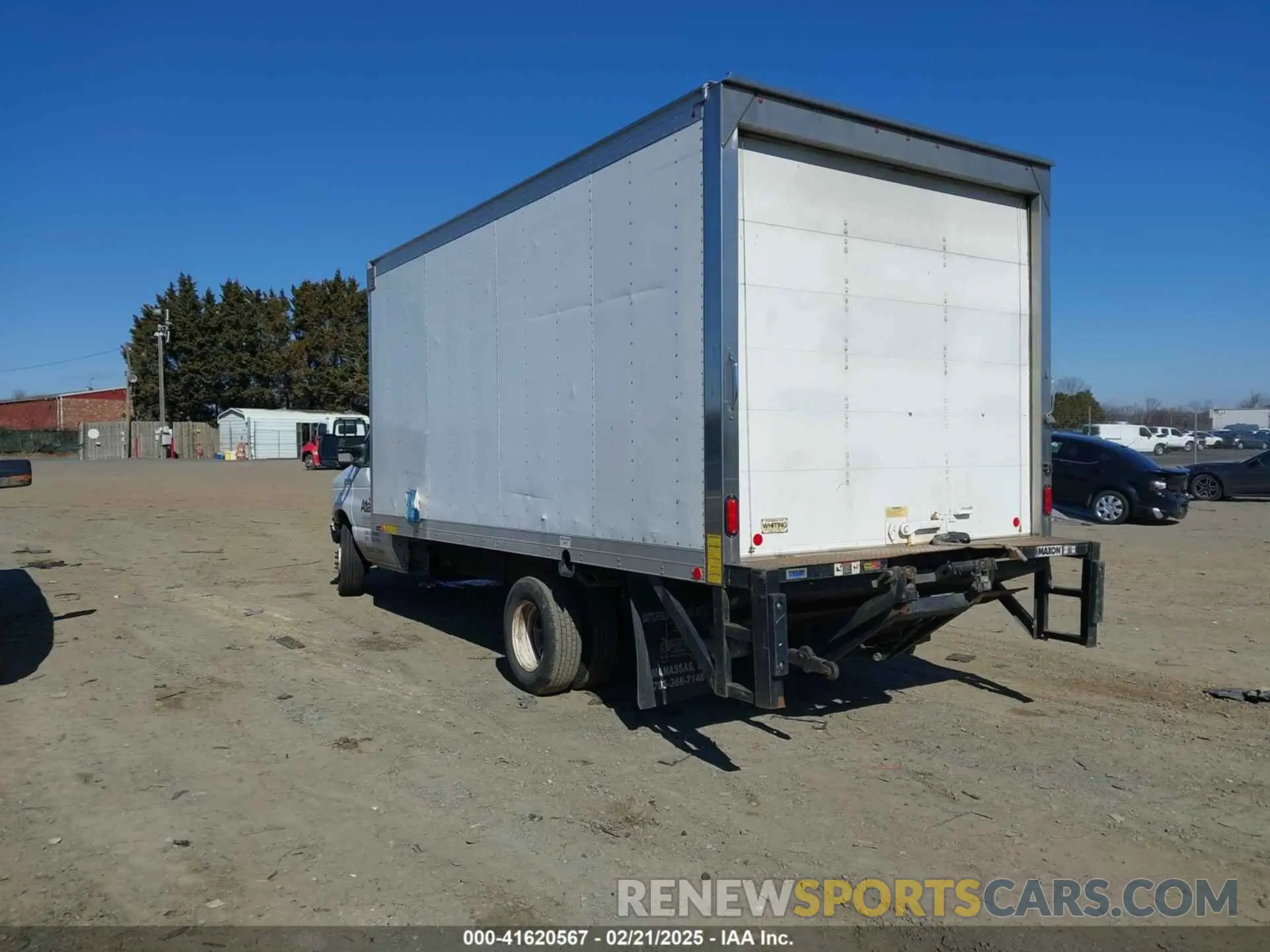 3 Photograph of a damaged car 1FDWE3FS9KDC02543 FORD E-350 CUTAWAY 2019