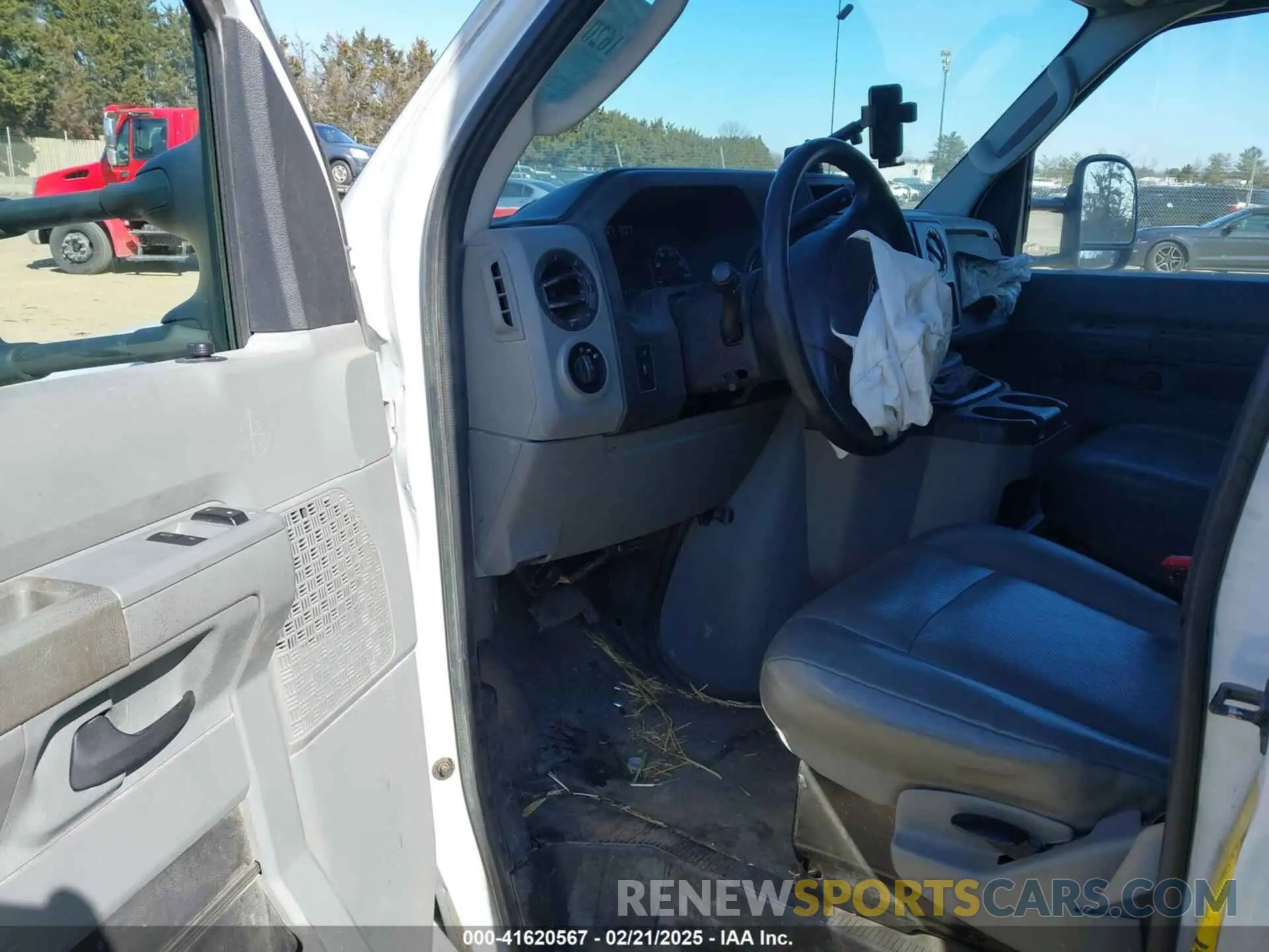 7 Photograph of a damaged car 1FDWE3FS9KDC02543 FORD E-350 CUTAWAY 2019