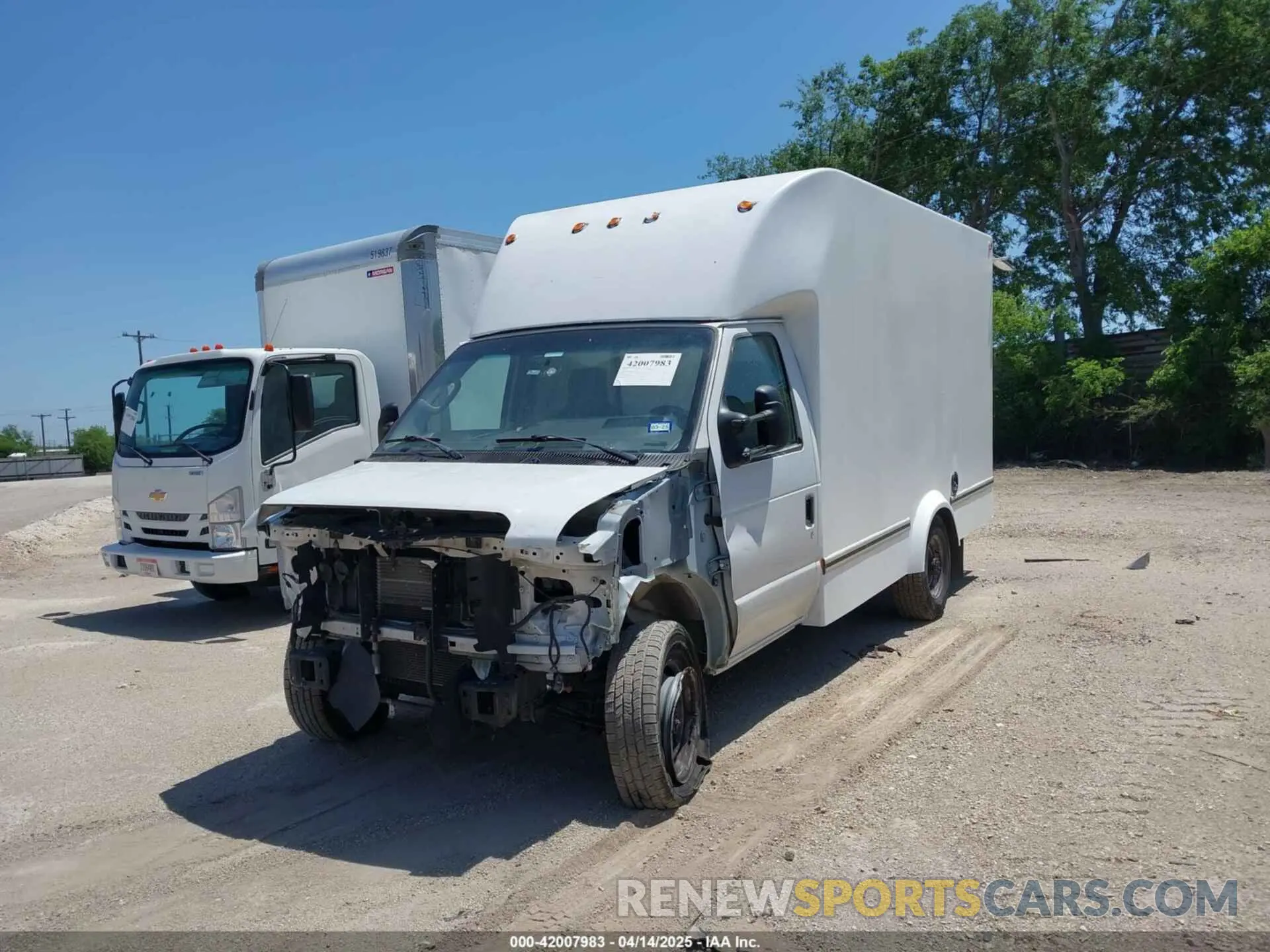 2 Фотография поврежденного автомобиля 1FDWE3FK9MDC41846 FORD E-350 CUTAWAY 2021