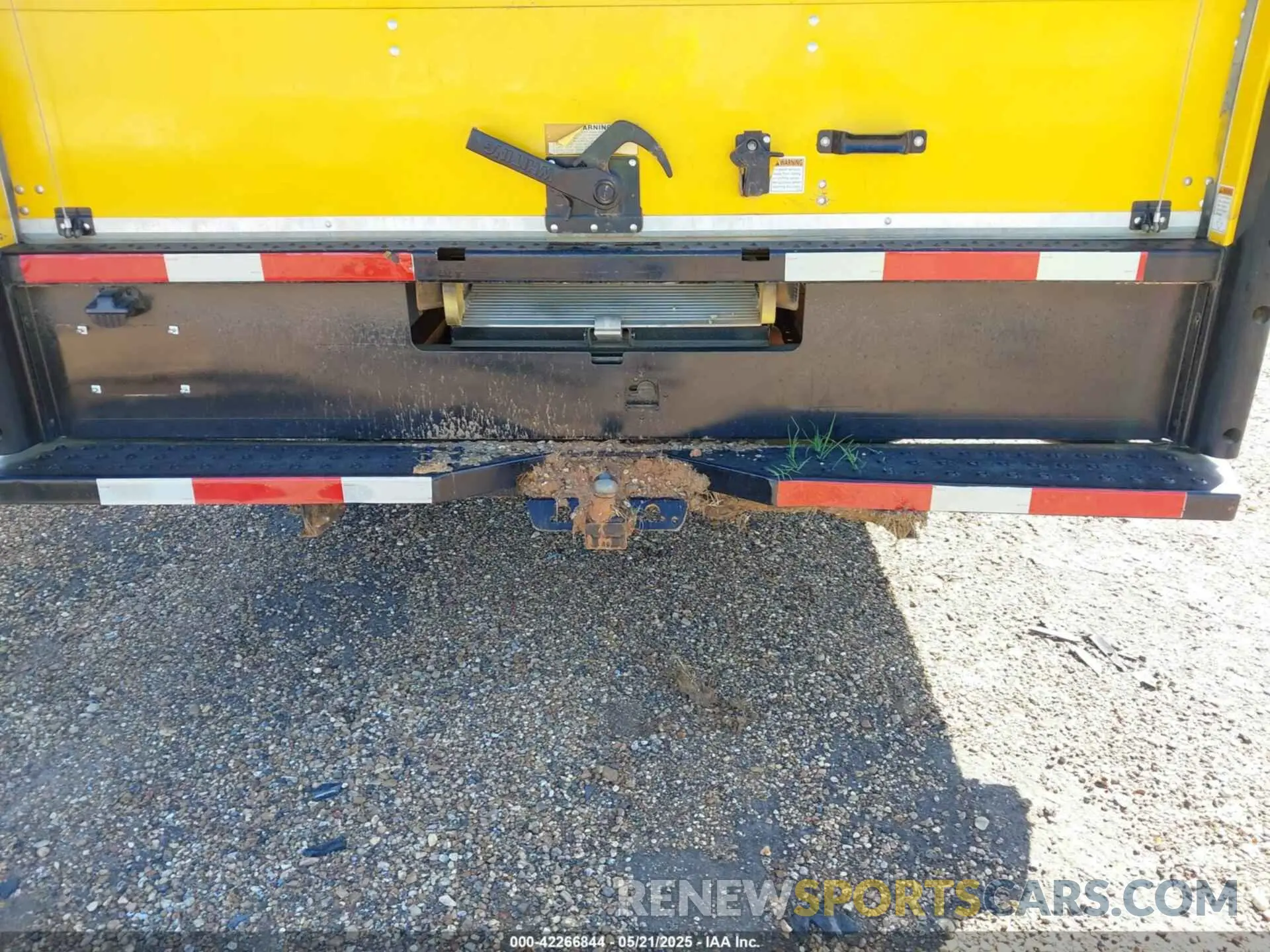 17 Photograph of a damaged car 1FDWE3FN3MDC03202 FORD E-350 CUTAWAY 2021