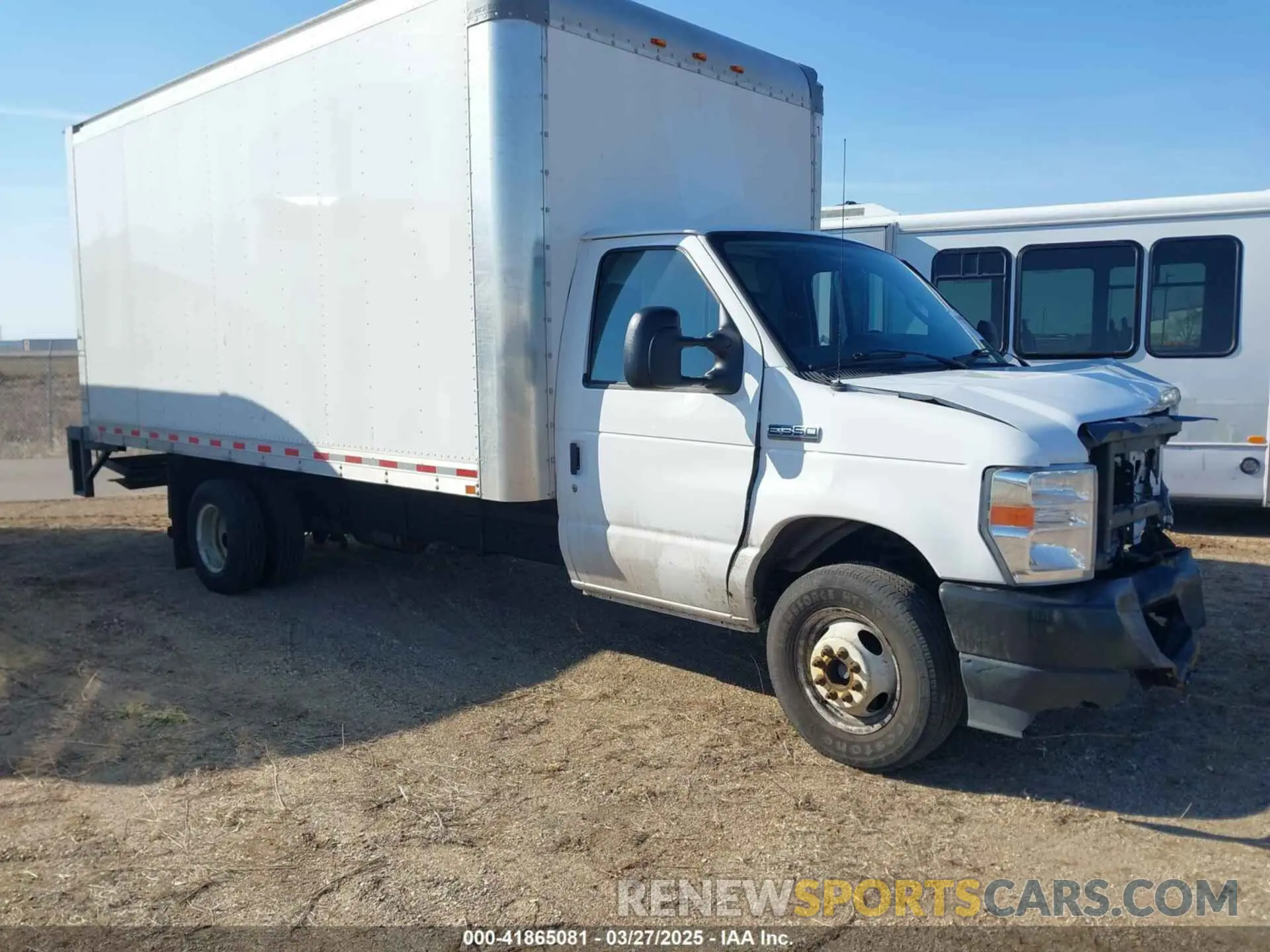 1 Photograph of a damaged car 1FDWE3FN5NDC00741 FORD E-350 CUTAWAY 2022
