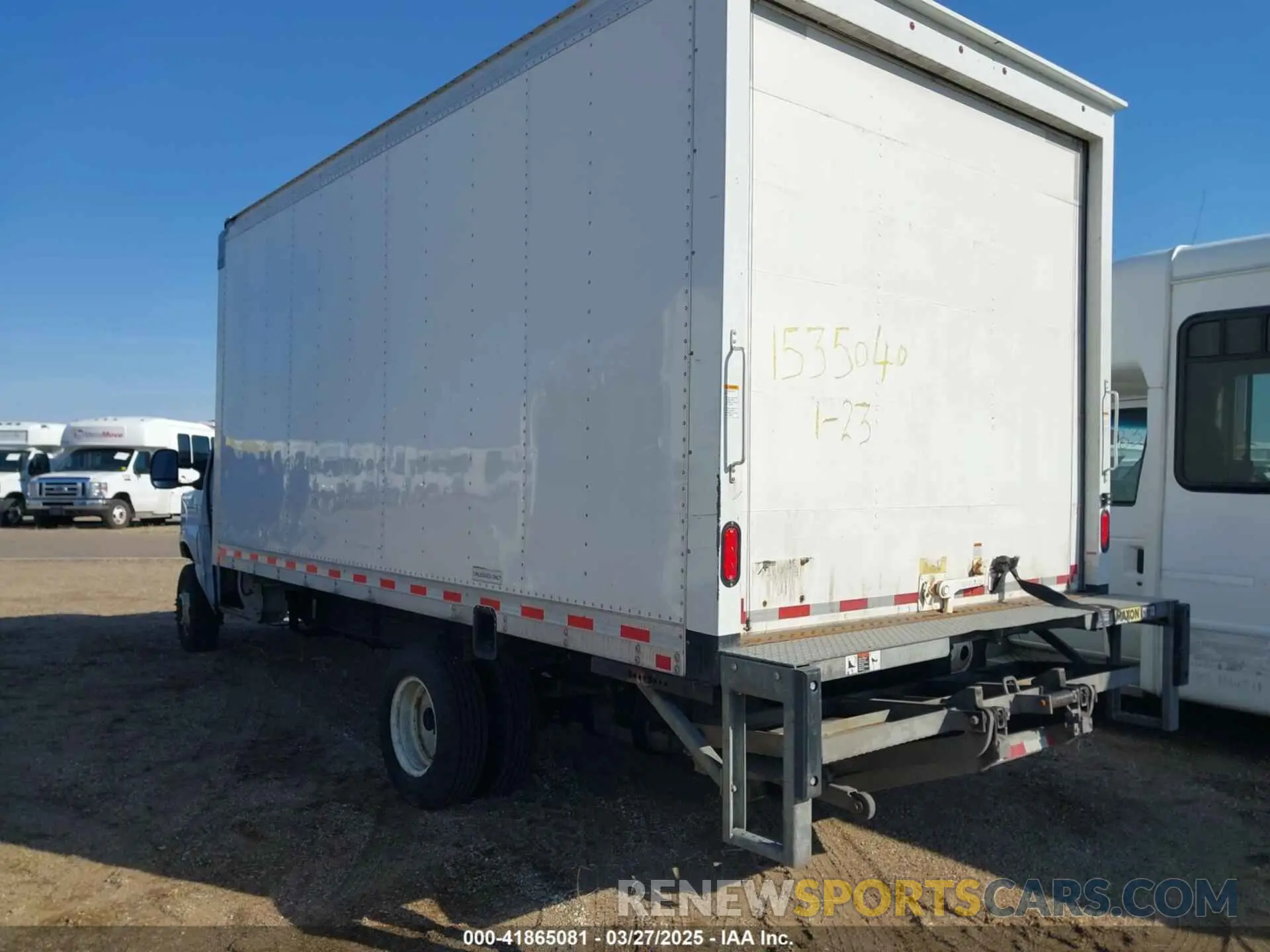 3 Photograph of a damaged car 1FDWE3FN5NDC00741 FORD E-350 CUTAWAY 2022