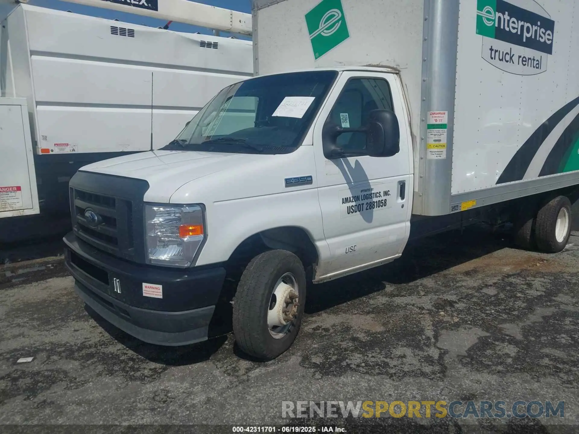 2 Фотография поврежденного автомобиля 1FDWE3FN9RDD13582 FORD E-350 CUTAWAY 2024