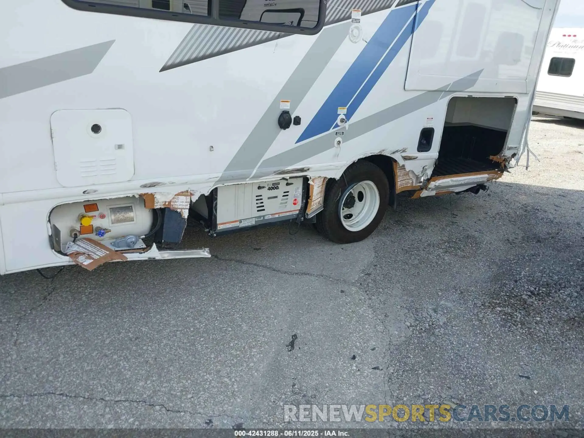 6 Photograph of a damaged car 1FDWE3FN8SDD25115 FORD E-350 CUTAWAY 2025