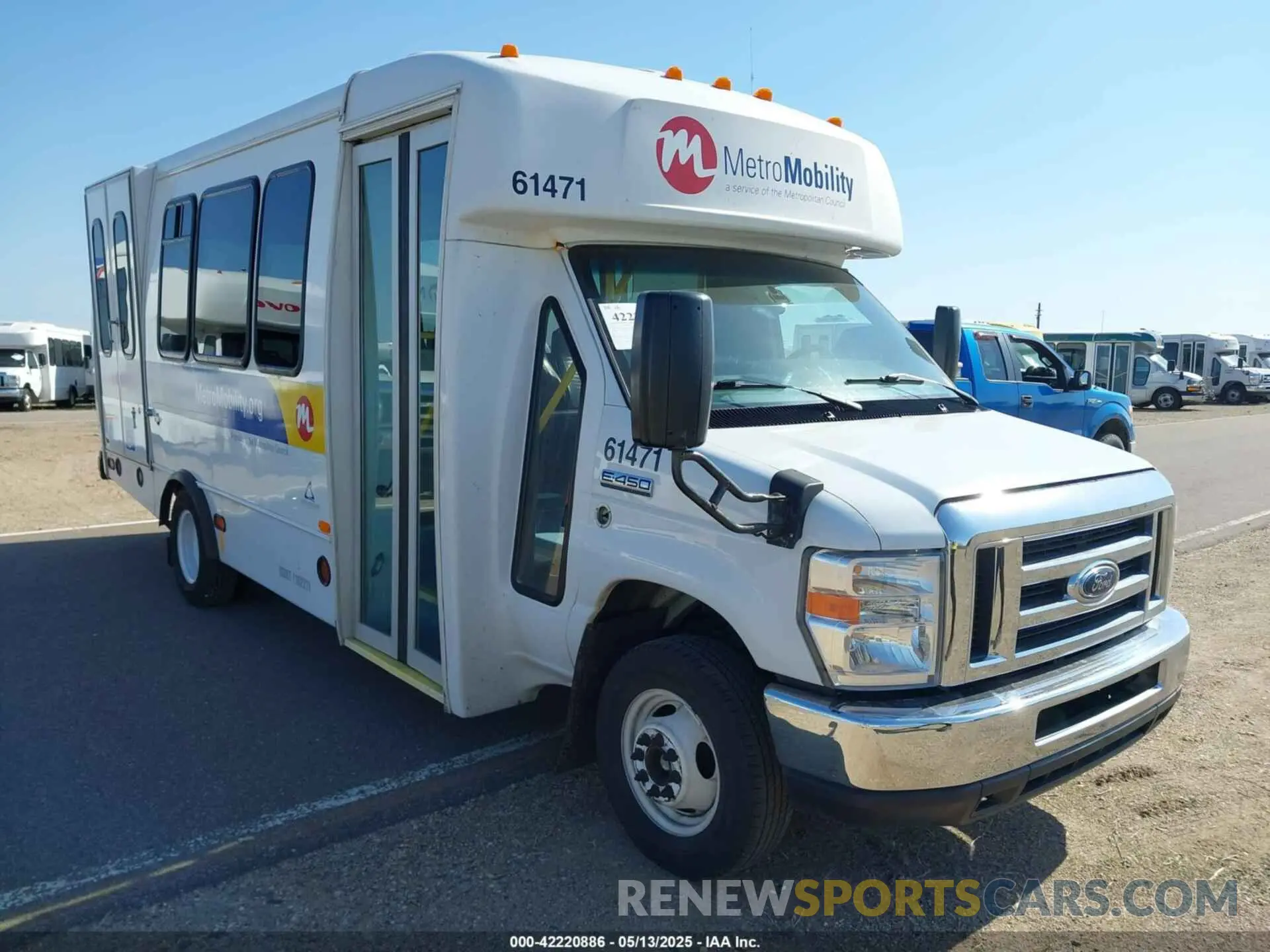 1 Photograph of a damaged car 1FDFE4FS0KDC56688 FORD E-450 CUTAWAY 2019