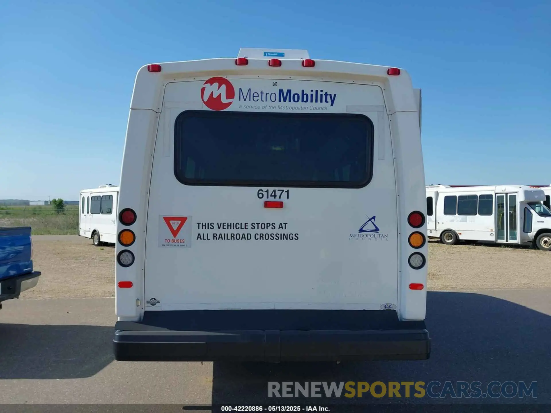 15 Photograph of a damaged car 1FDFE4FS0KDC56688 FORD E-450 CUTAWAY 2019