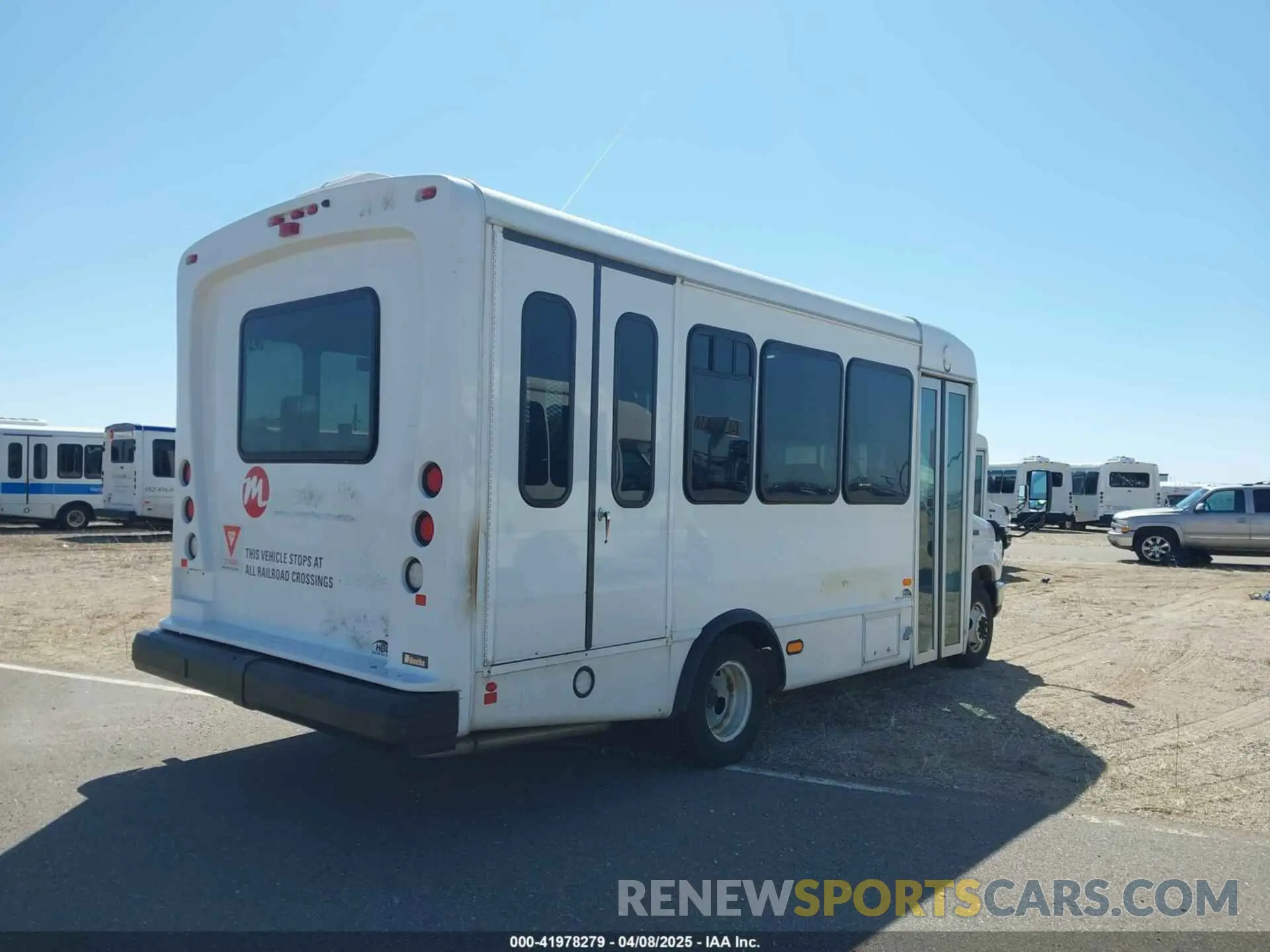 4 Фотография поврежденного автомобиля 1FDFE4FS1KDC32030 FORD E-450 CUTAWAY 2019