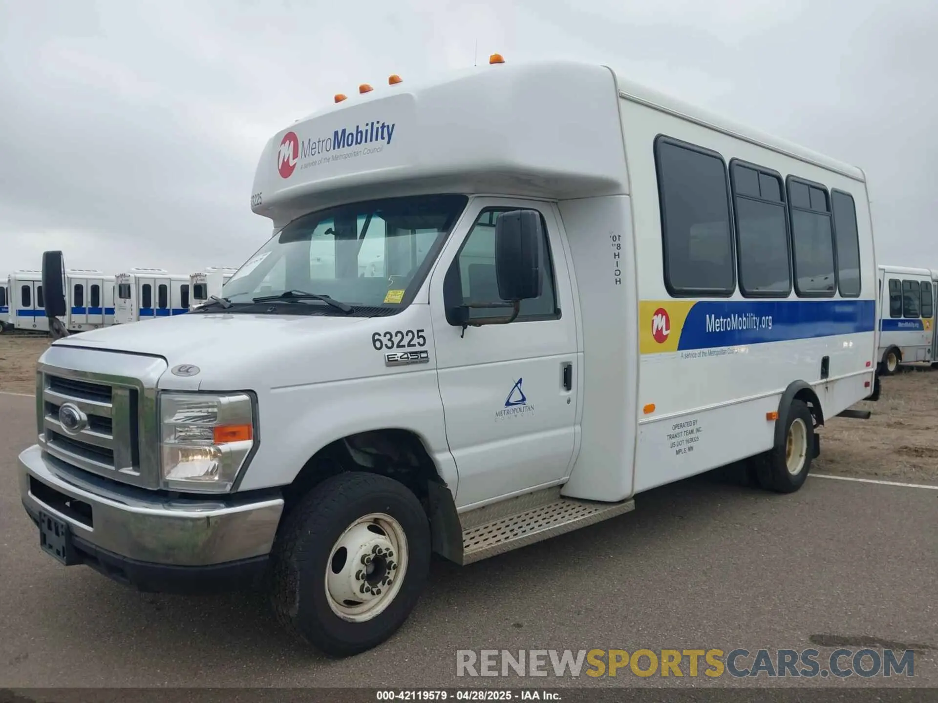 2 Photograph of a damaged car 1FDFE4FS2KDC30979 FORD E-450 CUTAWAY 2019