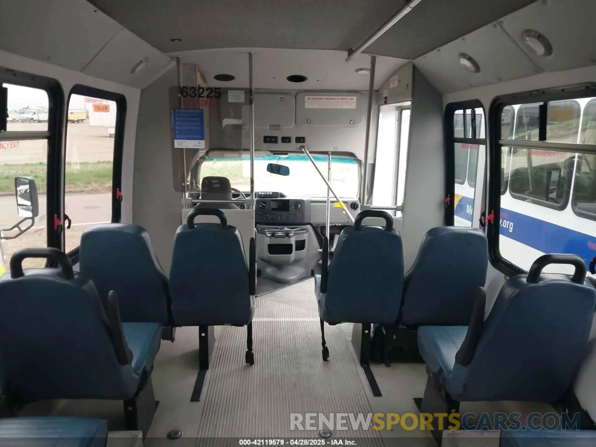 6 Photograph of a damaged car 1FDFE4FS2KDC30979 FORD E-450 CUTAWAY 2019