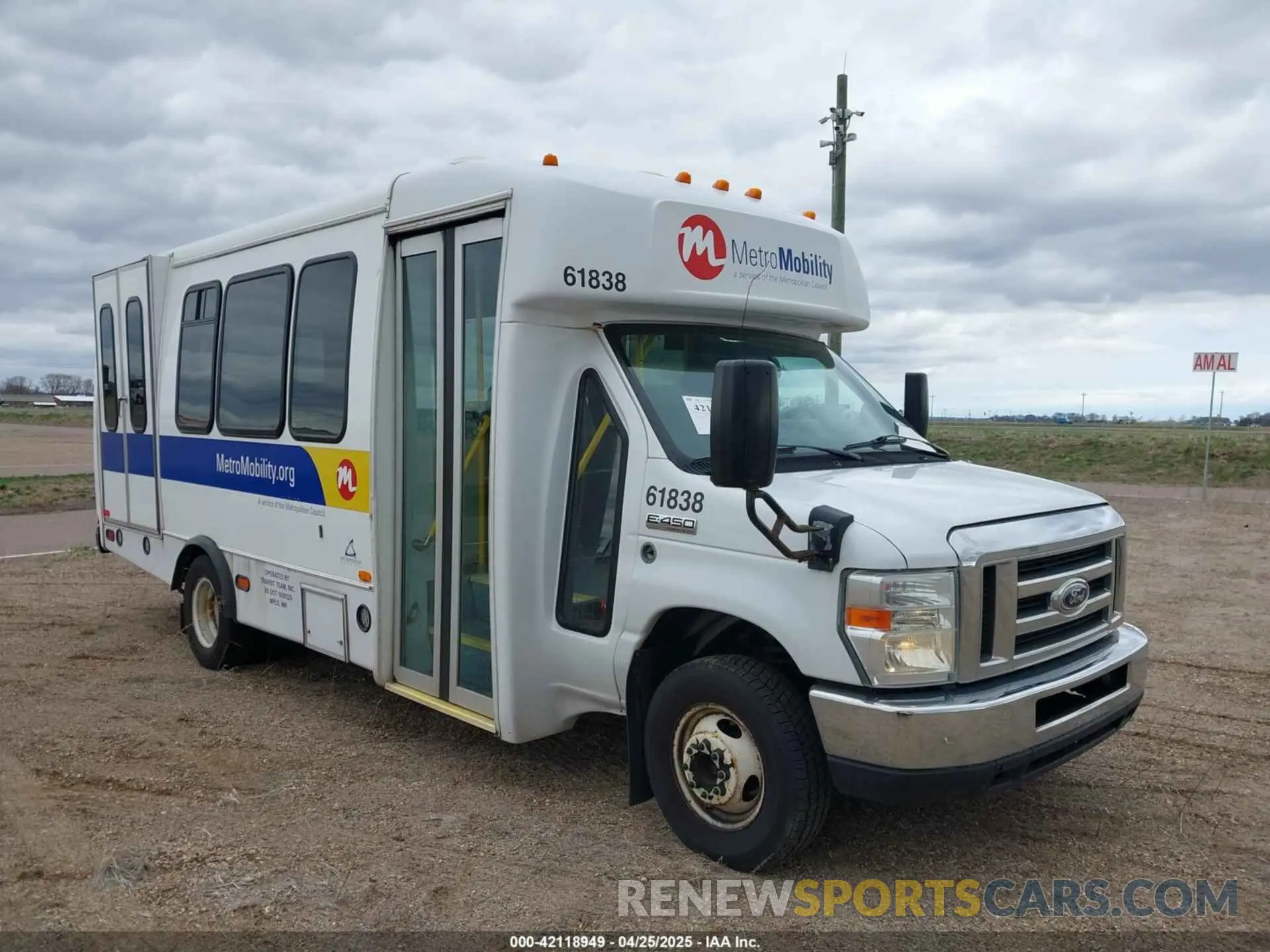 1 Фотография поврежденного автомобиля 1FDFE4FS2KDC56126 FORD E-450 CUTAWAY 2019