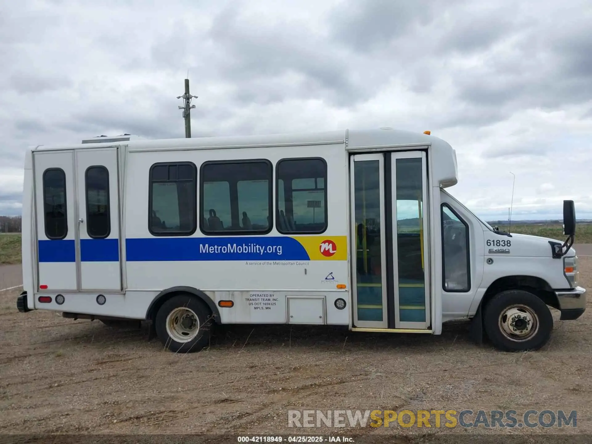 13 Фотография поврежденного автомобиля 1FDFE4FS2KDC56126 FORD E-450 CUTAWAY 2019