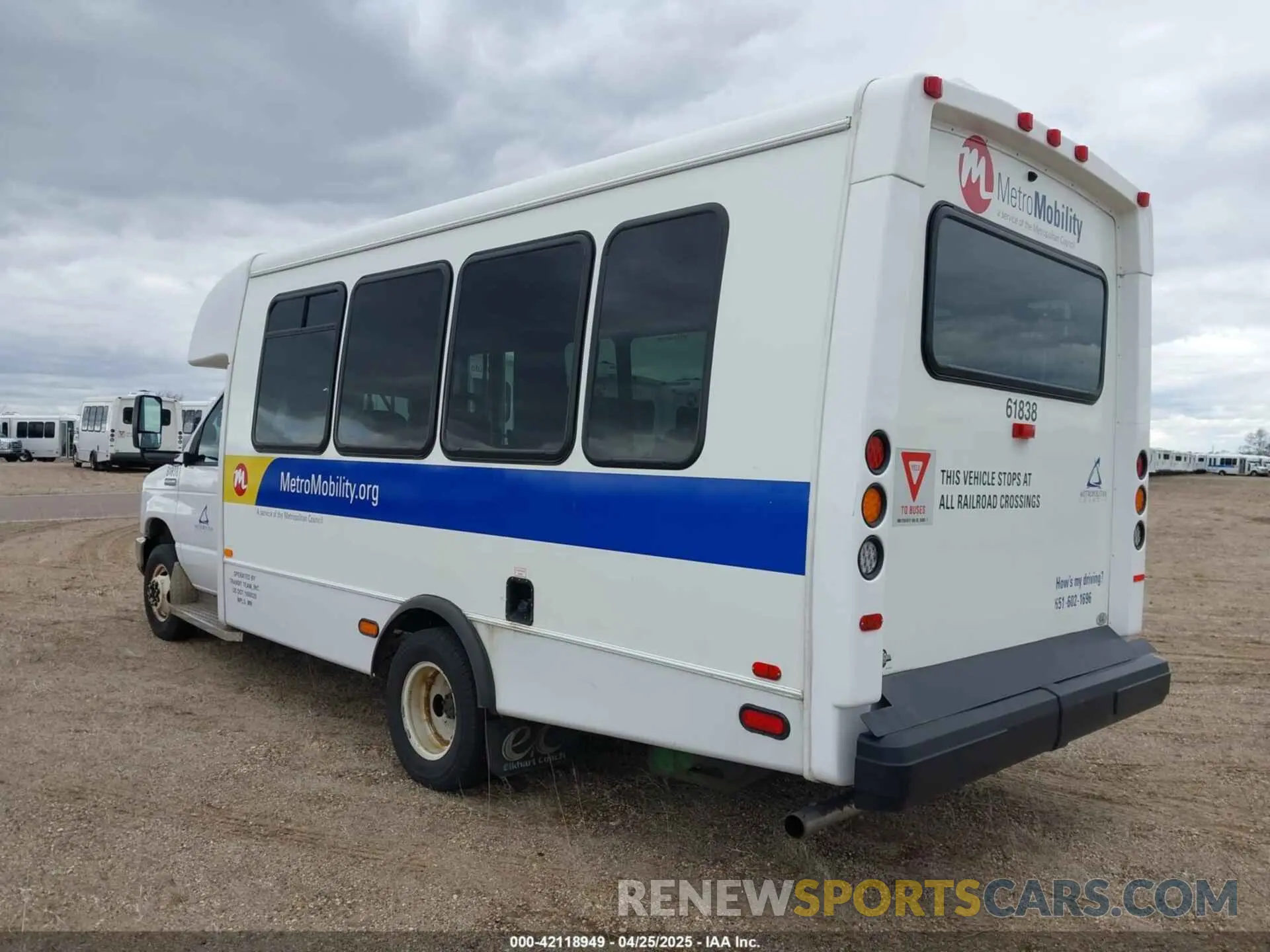 3 Фотография поврежденного автомобиля 1FDFE4FS2KDC56126 FORD E-450 CUTAWAY 2019