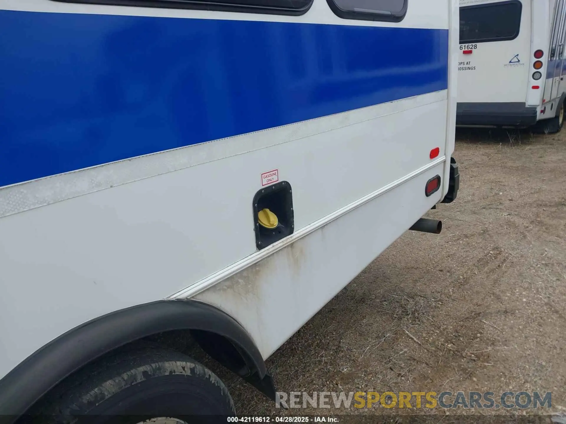 11 Photograph of a damaged car 1FDFE4FS2KDC56143 FORD E-450 CUTAWAY 2019
