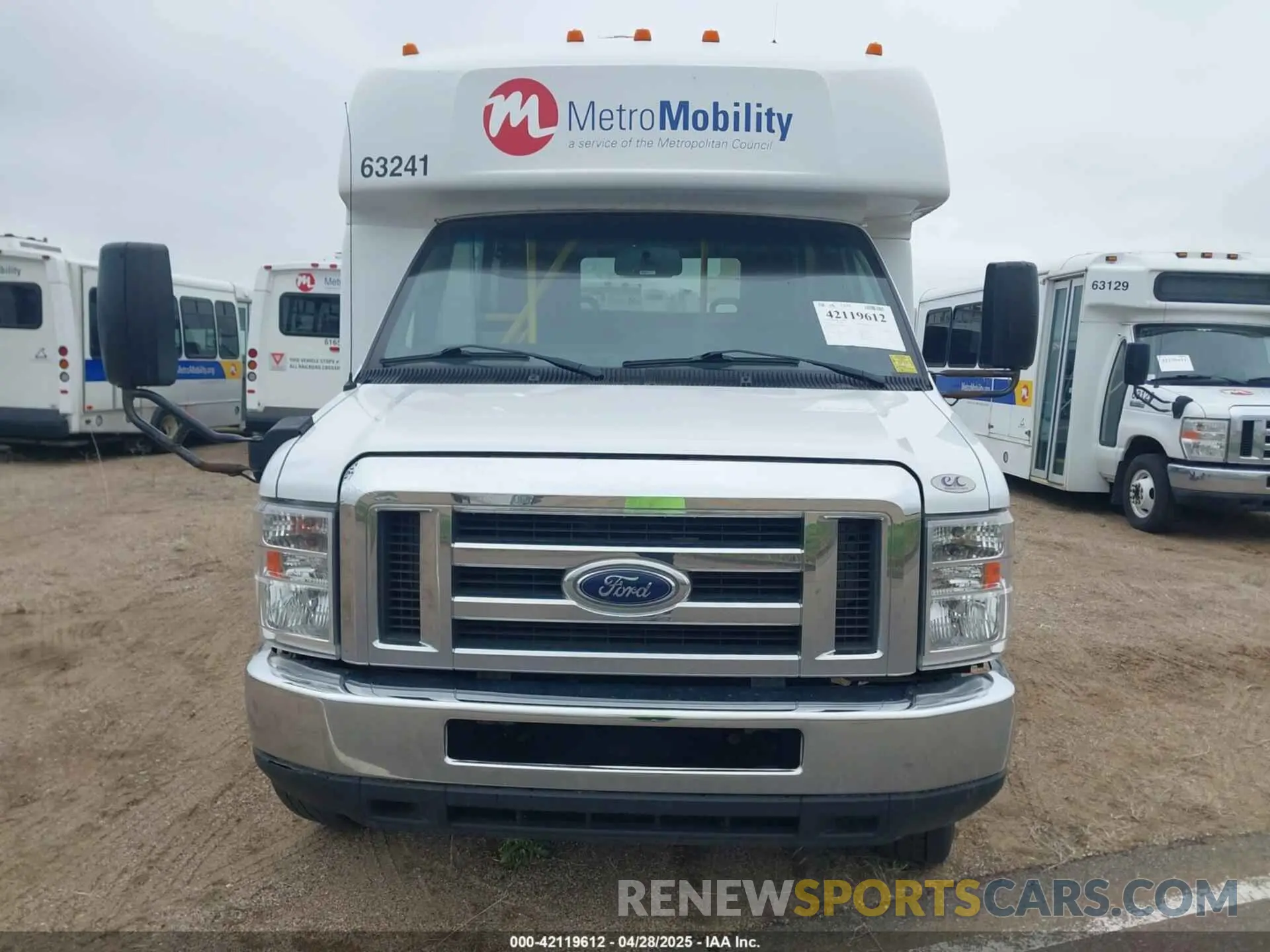 12 Photograph of a damaged car 1FDFE4FS2KDC56143 FORD E-450 CUTAWAY 2019