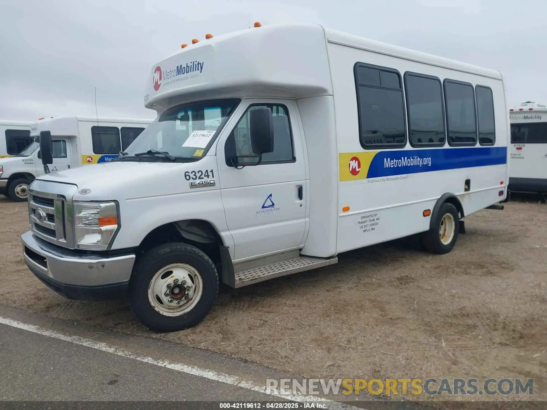 2 Photograph of a damaged car 1FDFE4FS2KDC56143 FORD E-450 CUTAWAY 2019