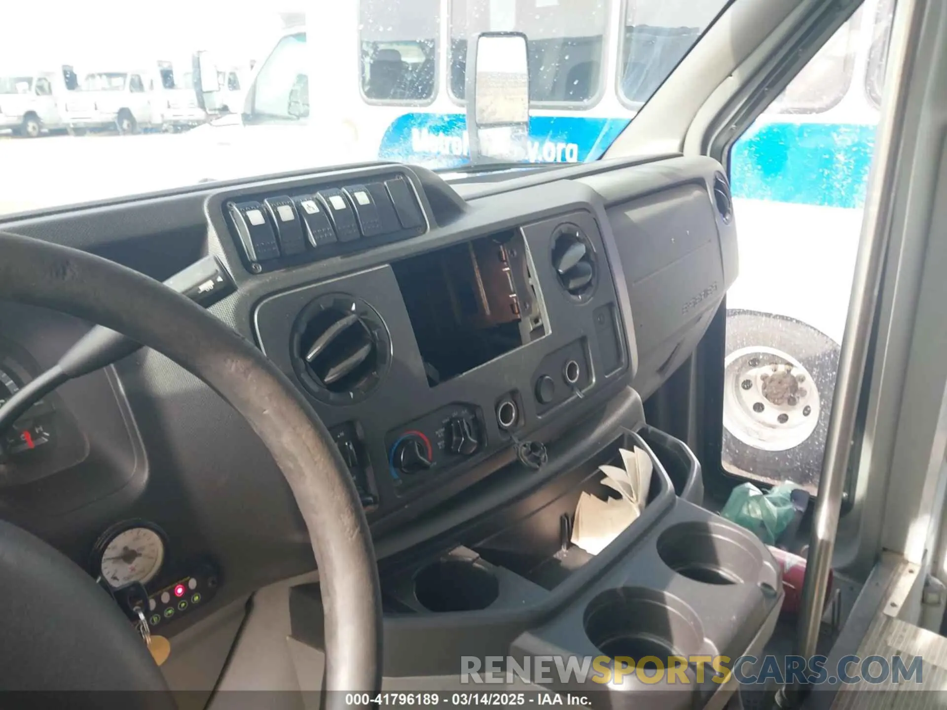 6 Фотография поврежденного автомобиля 1FDFE4FS4KDC31003 FORD E-450 CUTAWAY 2019
