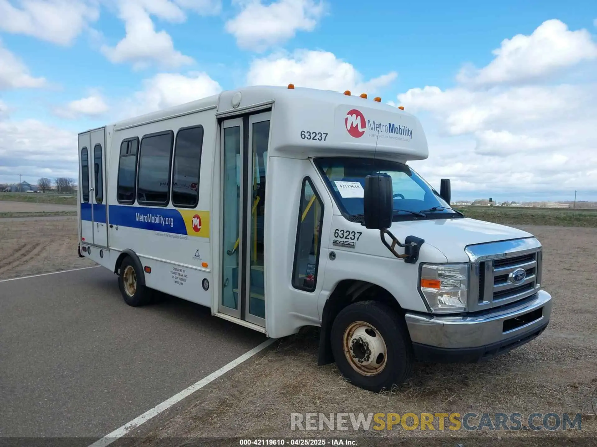 1 Фотография поврежденного автомобиля 1FDFE4FS4KDC56130 FORD E-450 CUTAWAY 2019