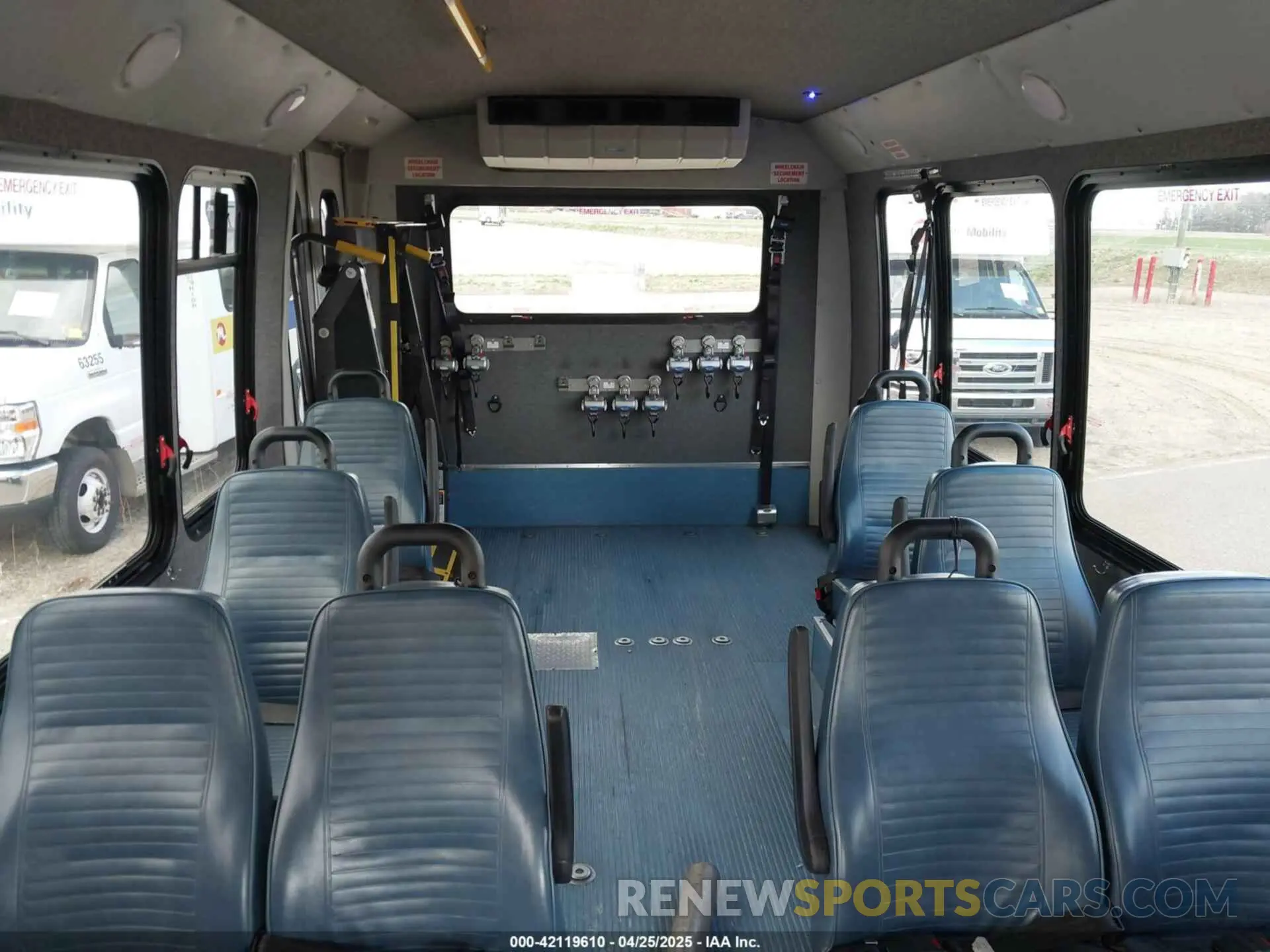 7 Фотография поврежденного автомобиля 1FDFE4FS4KDC56130 FORD E-450 CUTAWAY 2019
