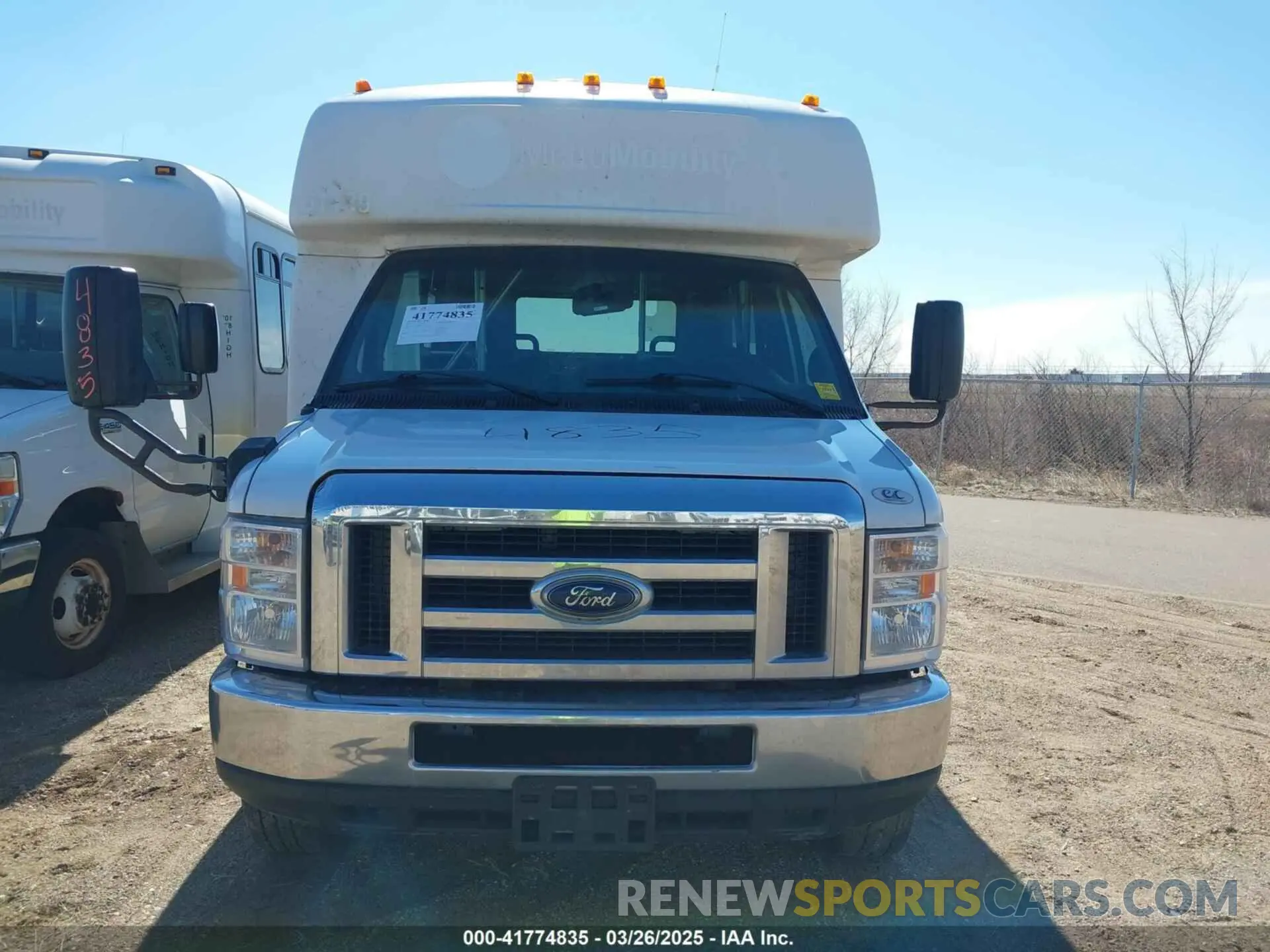 12 Фотография поврежденного автомобиля 1FDFE4FS5KDC31012 FORD E-450 CUTAWAY 2019