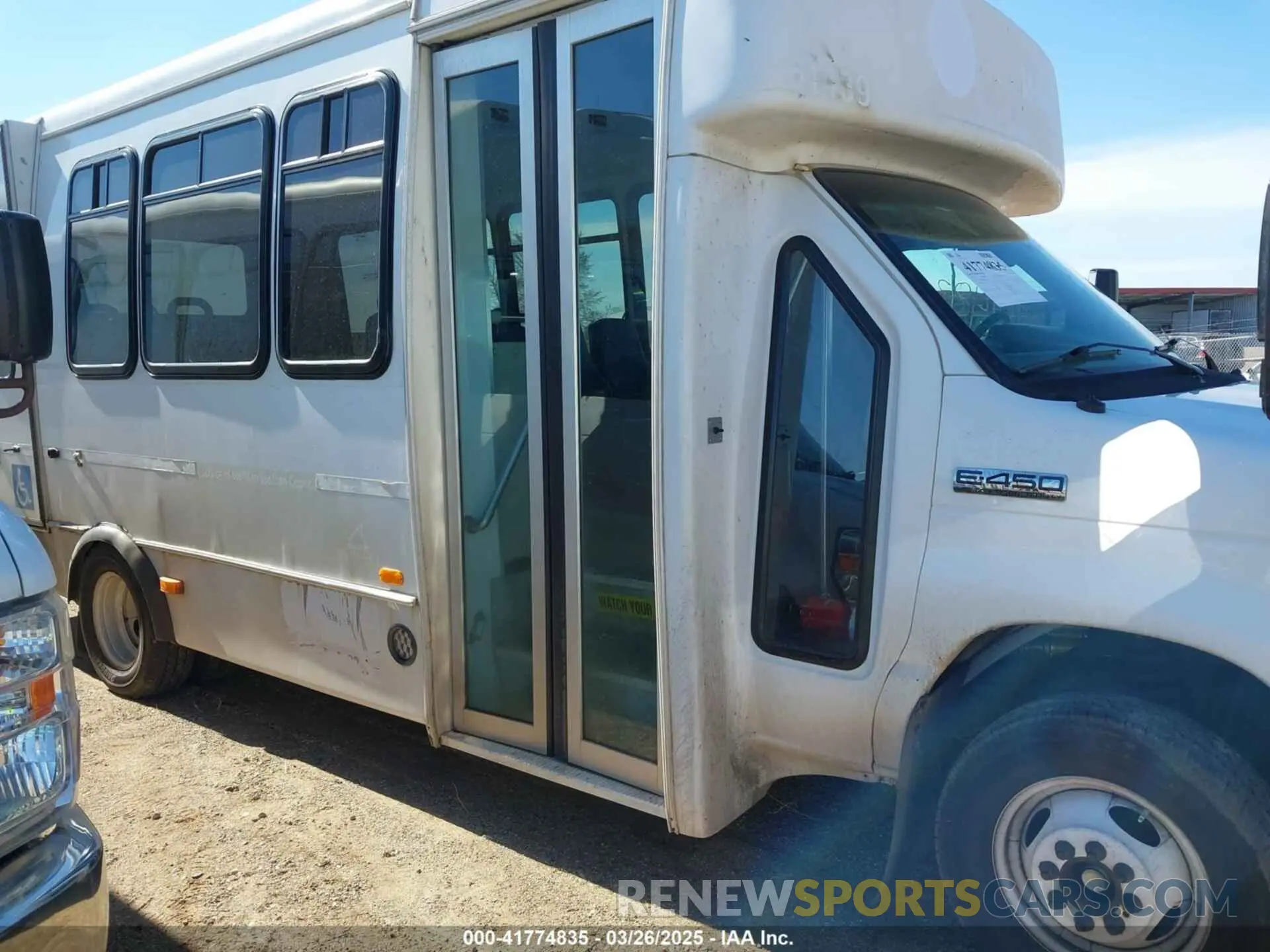 13 Фотография поврежденного автомобиля 1FDFE4FS5KDC31012 FORD E-450 CUTAWAY 2019