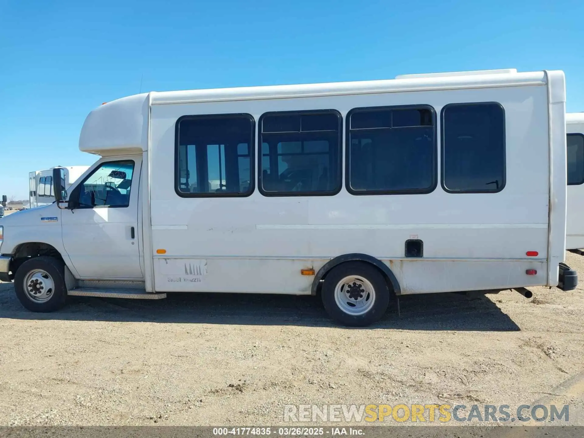 14 Фотография поврежденного автомобиля 1FDFE4FS5KDC31012 FORD E-450 CUTAWAY 2019