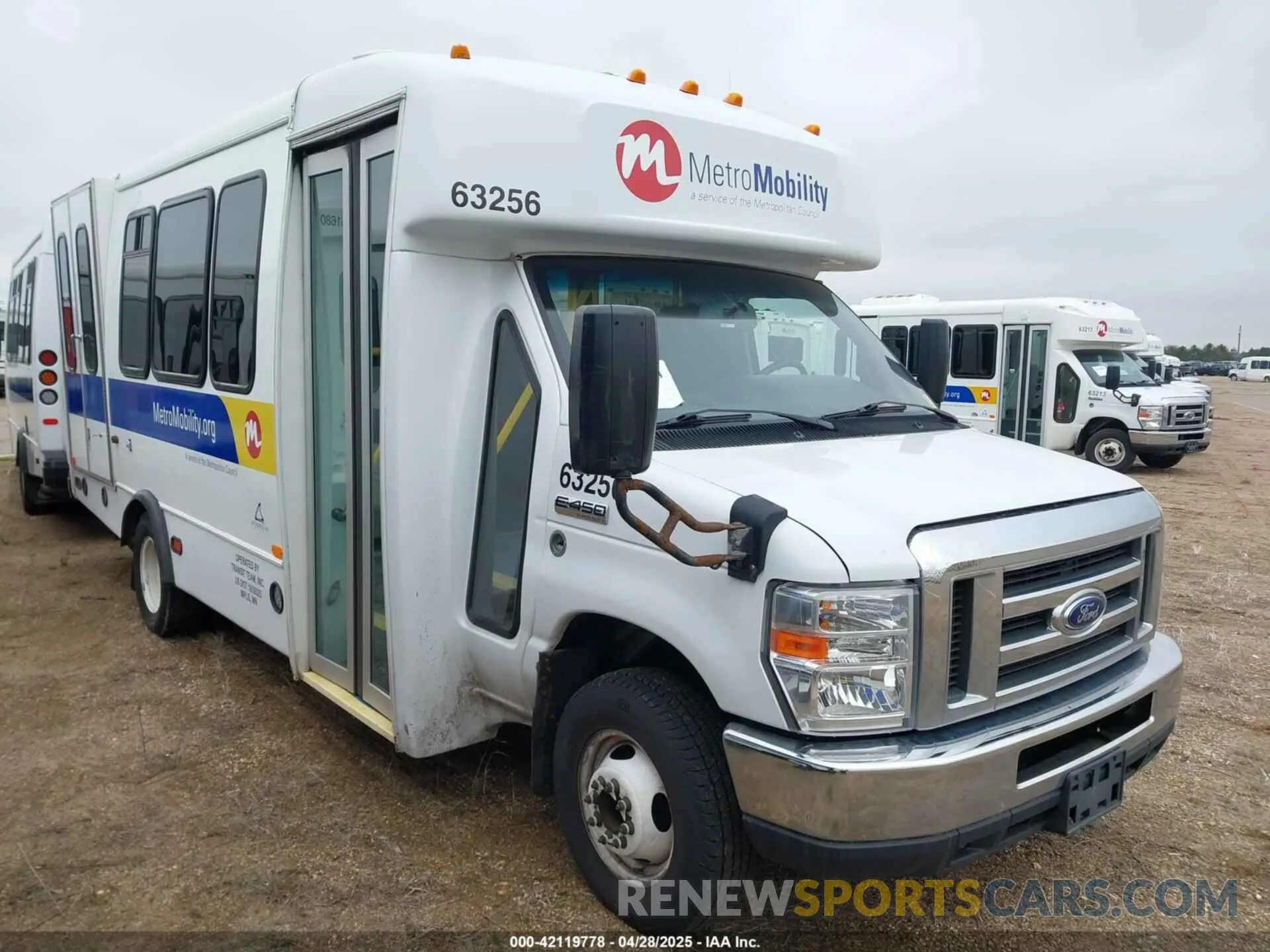 1 Photograph of a damaged car 1FDFE4FS5KDC60624 FORD E-450 CUTAWAY 2019