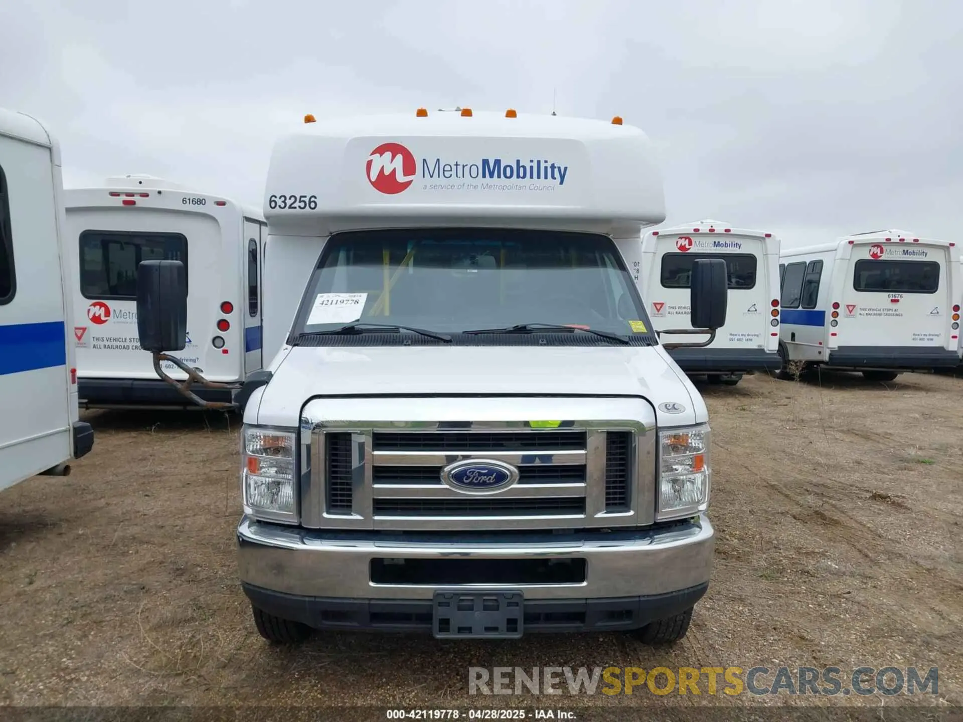 12 Photograph of a damaged car 1FDFE4FS5KDC60624 FORD E-450 CUTAWAY 2019