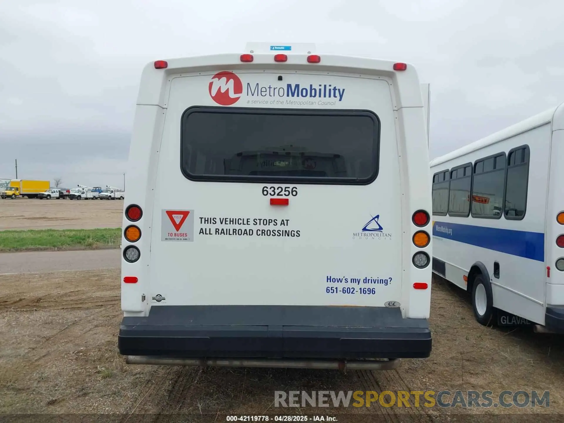 15 Photograph of a damaged car 1FDFE4FS5KDC60624 FORD E-450 CUTAWAY 2019