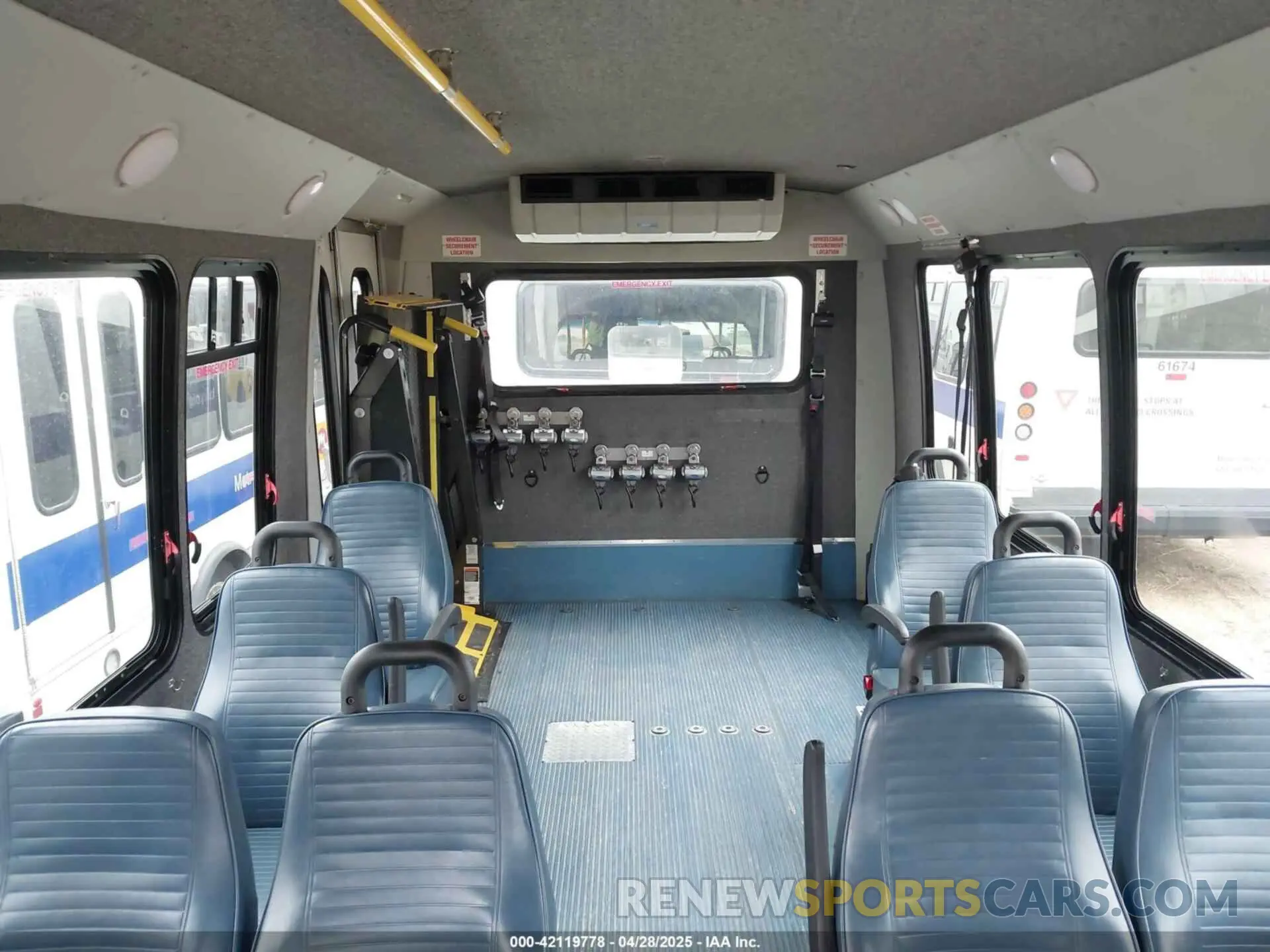 6 Photograph of a damaged car 1FDFE4FS5KDC60624 FORD E-450 CUTAWAY 2019