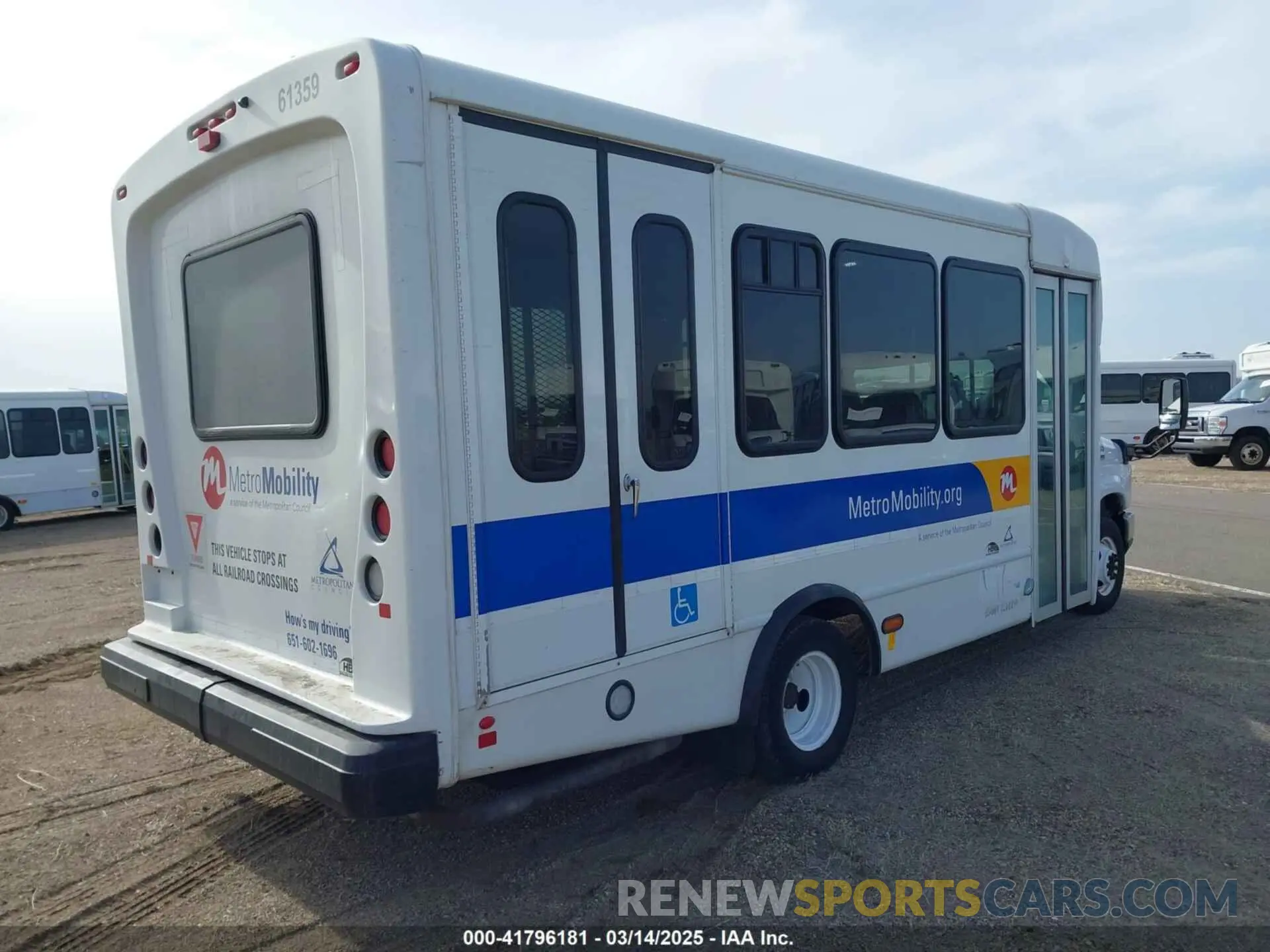 4 Фотография поврежденного автомобиля 1FDFE4FS7KDC32033 FORD E-450 CUTAWAY 2019