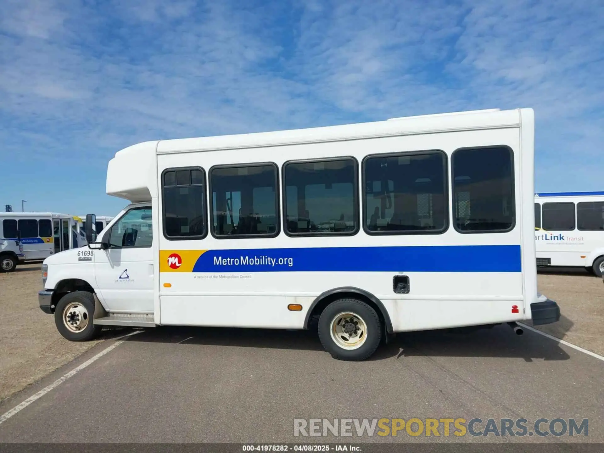 14 Photograph of a damaged car 1FDFE4FS7KDC32047 FORD E-450 CUTAWAY 2019