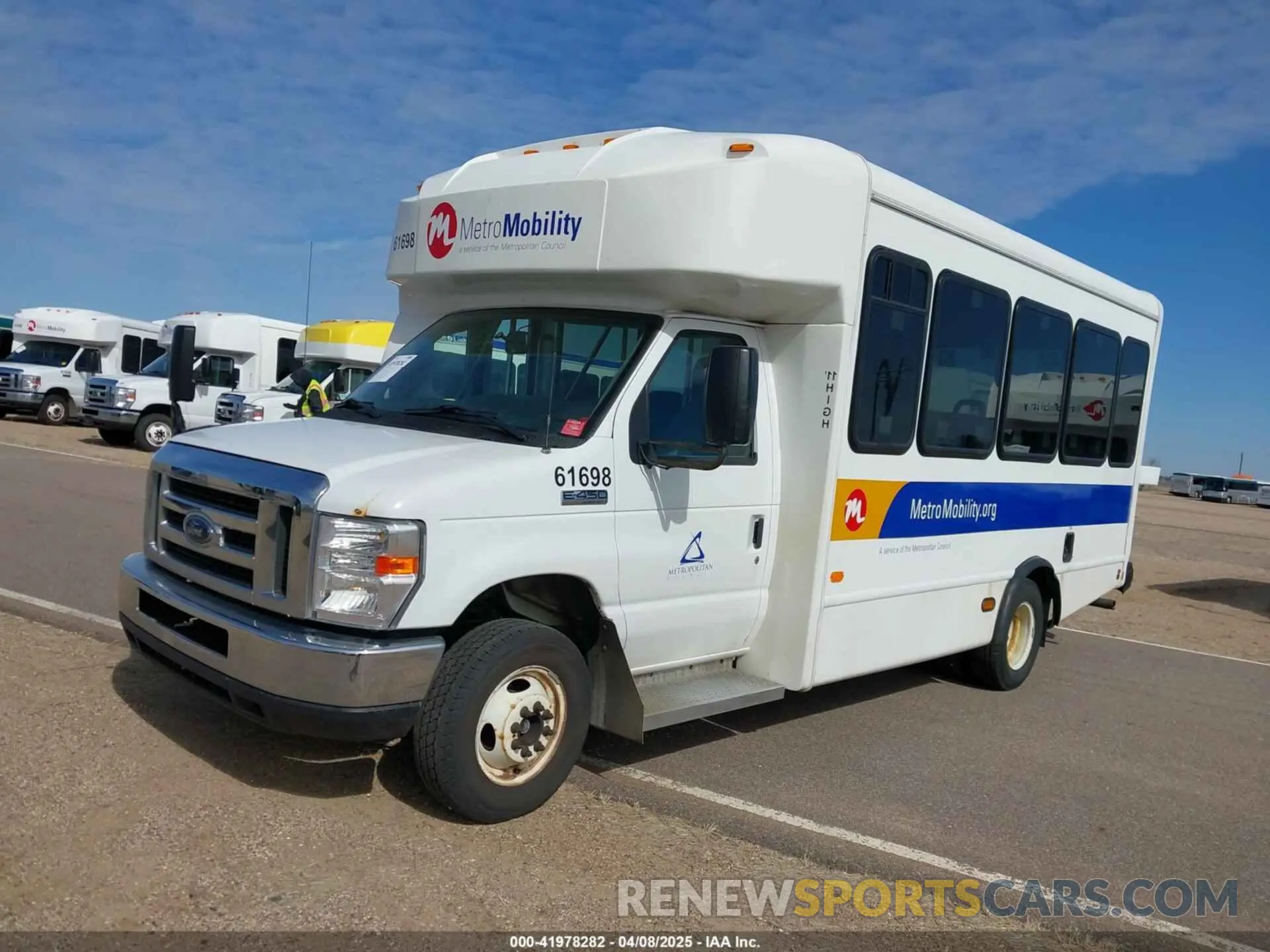 2 Photograph of a damaged car 1FDFE4FS7KDC32047 FORD E-450 CUTAWAY 2019