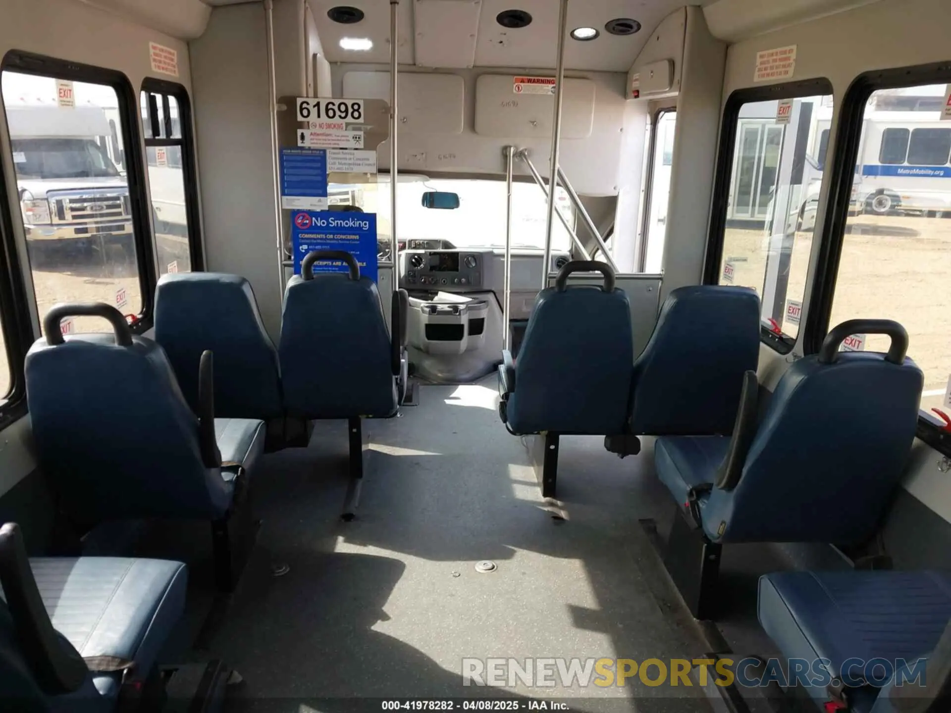 6 Photograph of a damaged car 1FDFE4FS7KDC32047 FORD E-450 CUTAWAY 2019