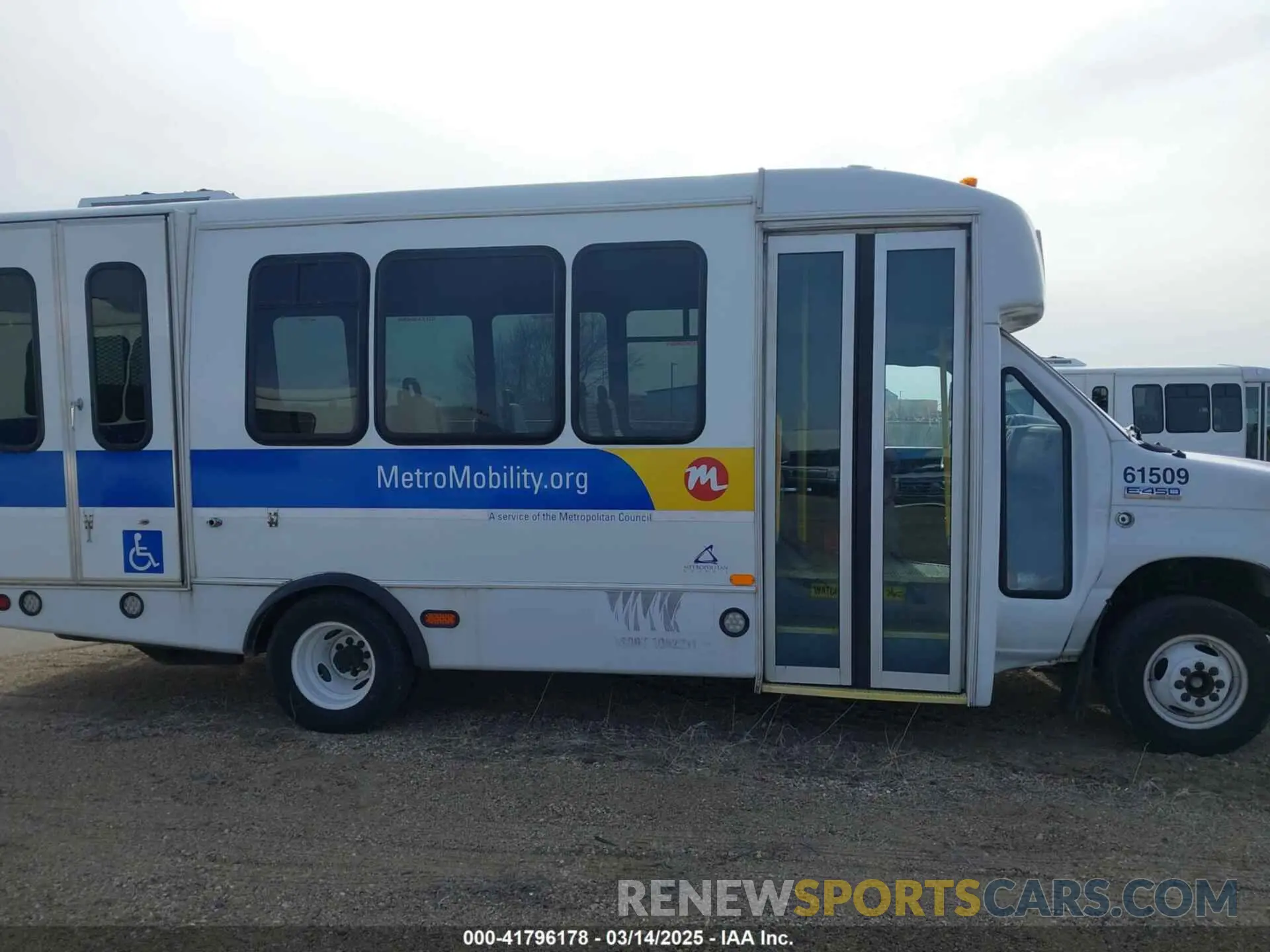 13 Фотография поврежденного автомобиля 1FDFE4FS9KDC59671 FORD E-450 CUTAWAY 2019