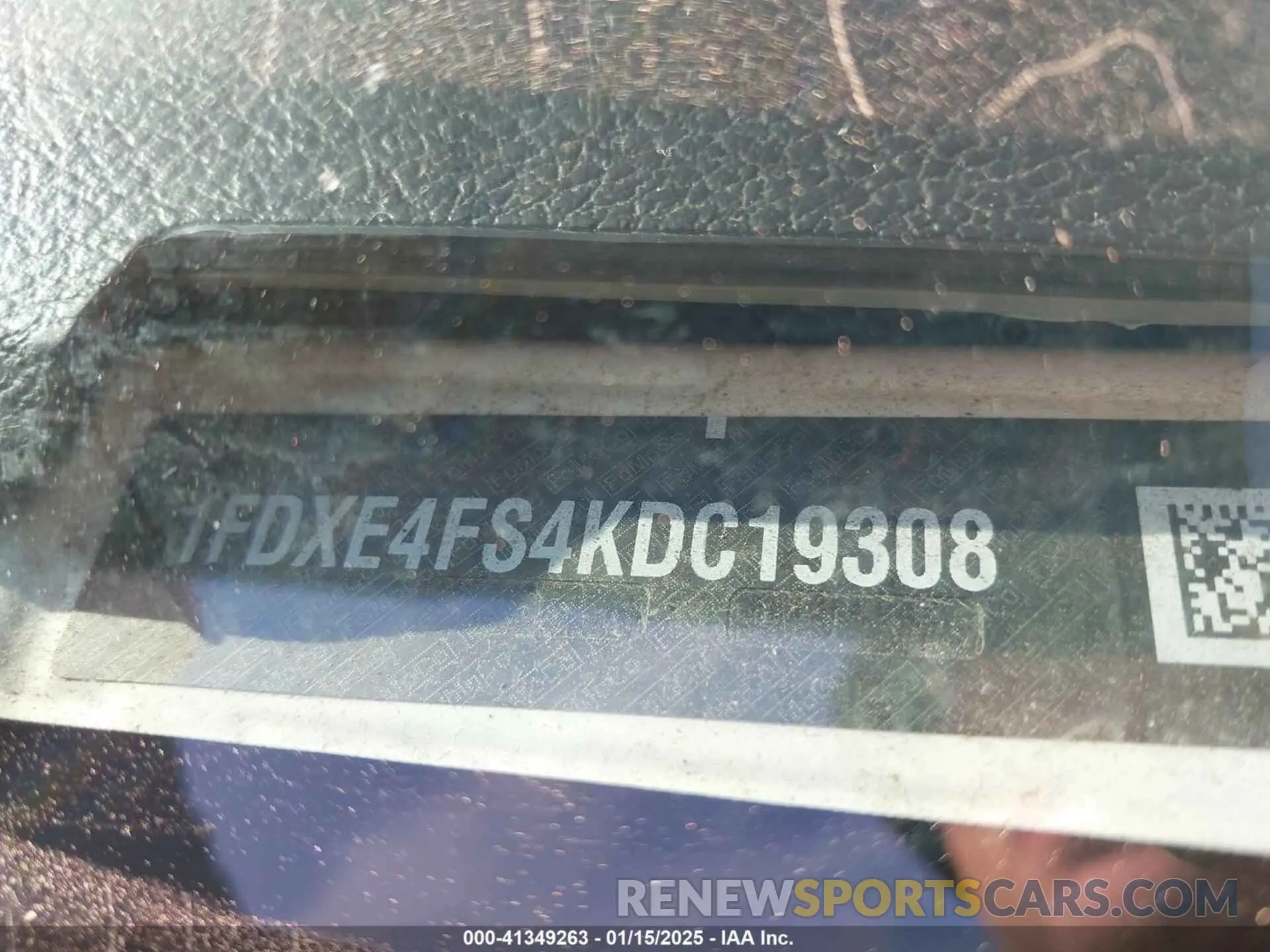 16 Photograph of a damaged car 1FDXE4FS4KDC19308 FORD E-450 CUTAWAY 2019