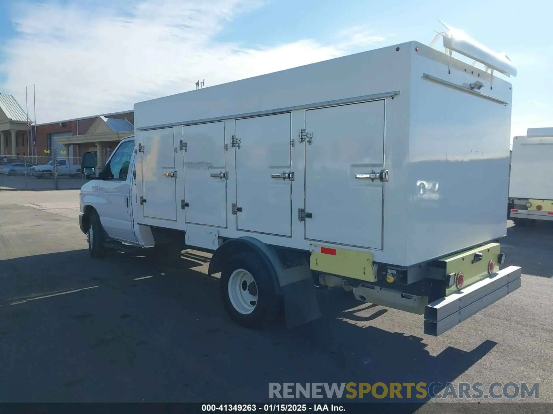 3 Photograph of a damaged car 1FDXE4FS4KDC19308 FORD E-450 CUTAWAY 2019