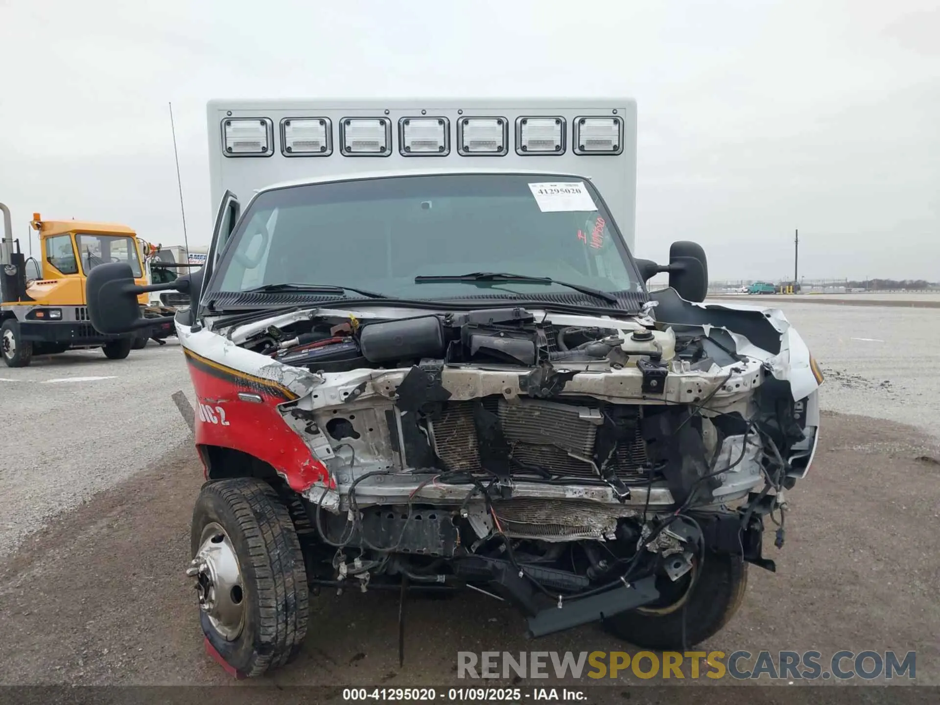 16 Photograph of a damaged car 1FDXE4FN2NDC16129 FORD E-450 CUTAWAY 2022